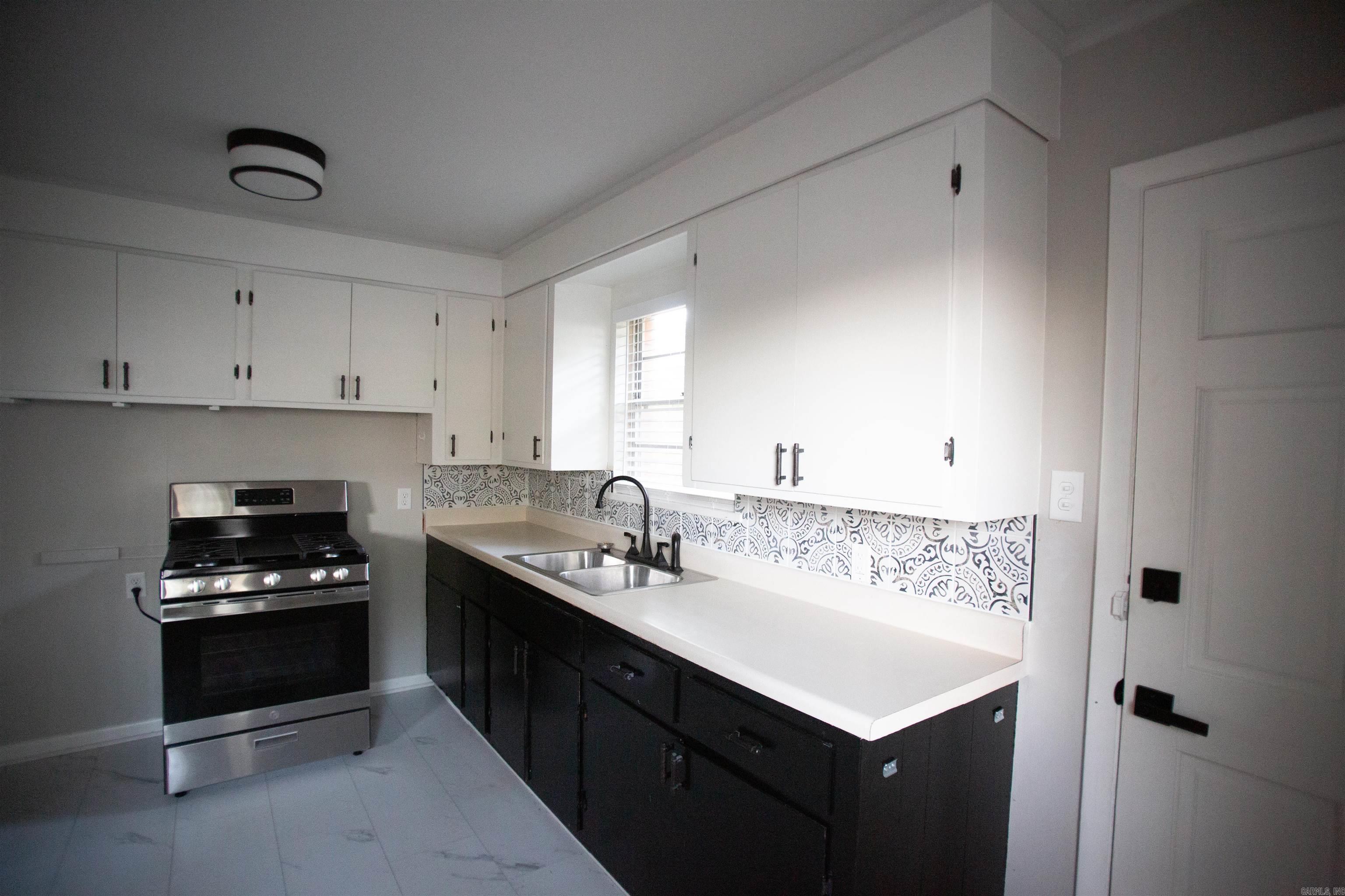 BRICKTON ADDN - Residential Lease