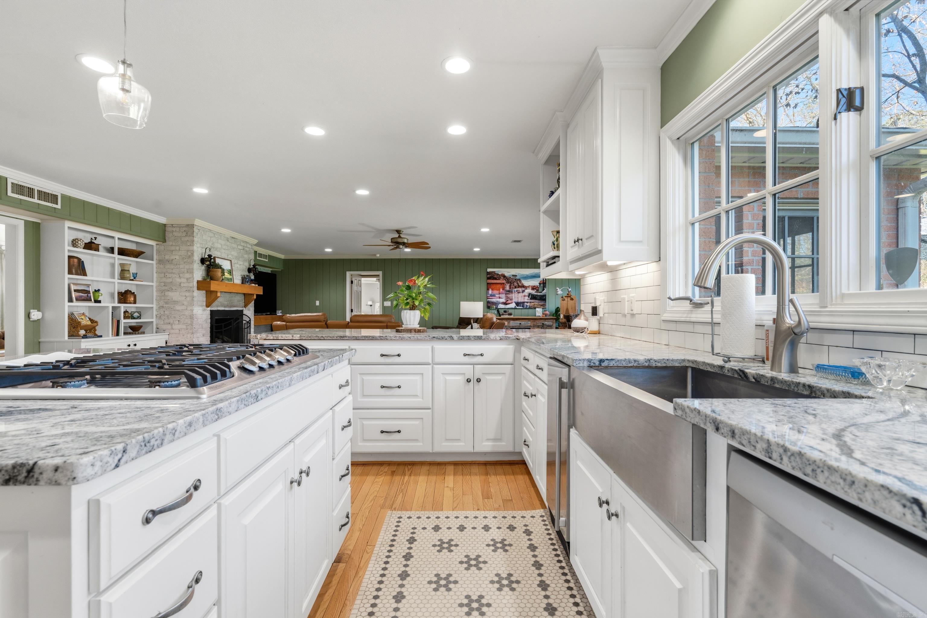 COUNTRY CLUB HEIGHTS ADDN - Residential