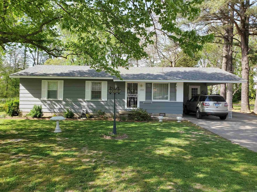 792 E Miller St in Piggott, AR is a 3BR, 1BA, 1056sqft home nestled on a 78x140 (.25acre) lot with a nice storage building in the backyard. This cozy home is move in ready! A picture-perfect home for a young family starting out or a retired couple ready to downsize!