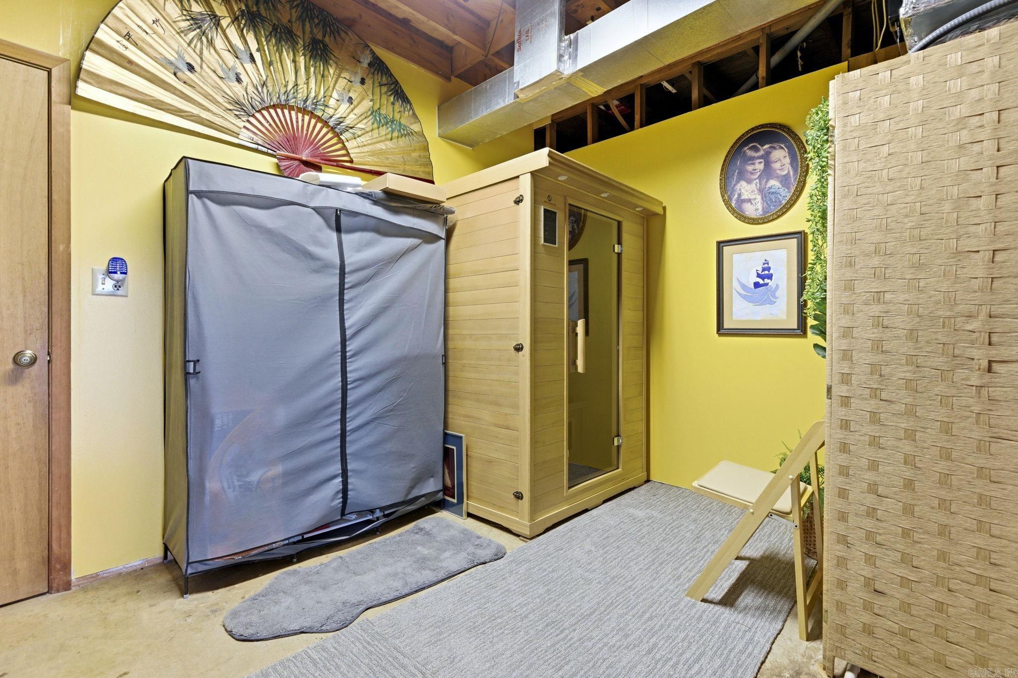 INDIAN HILLS - Residential