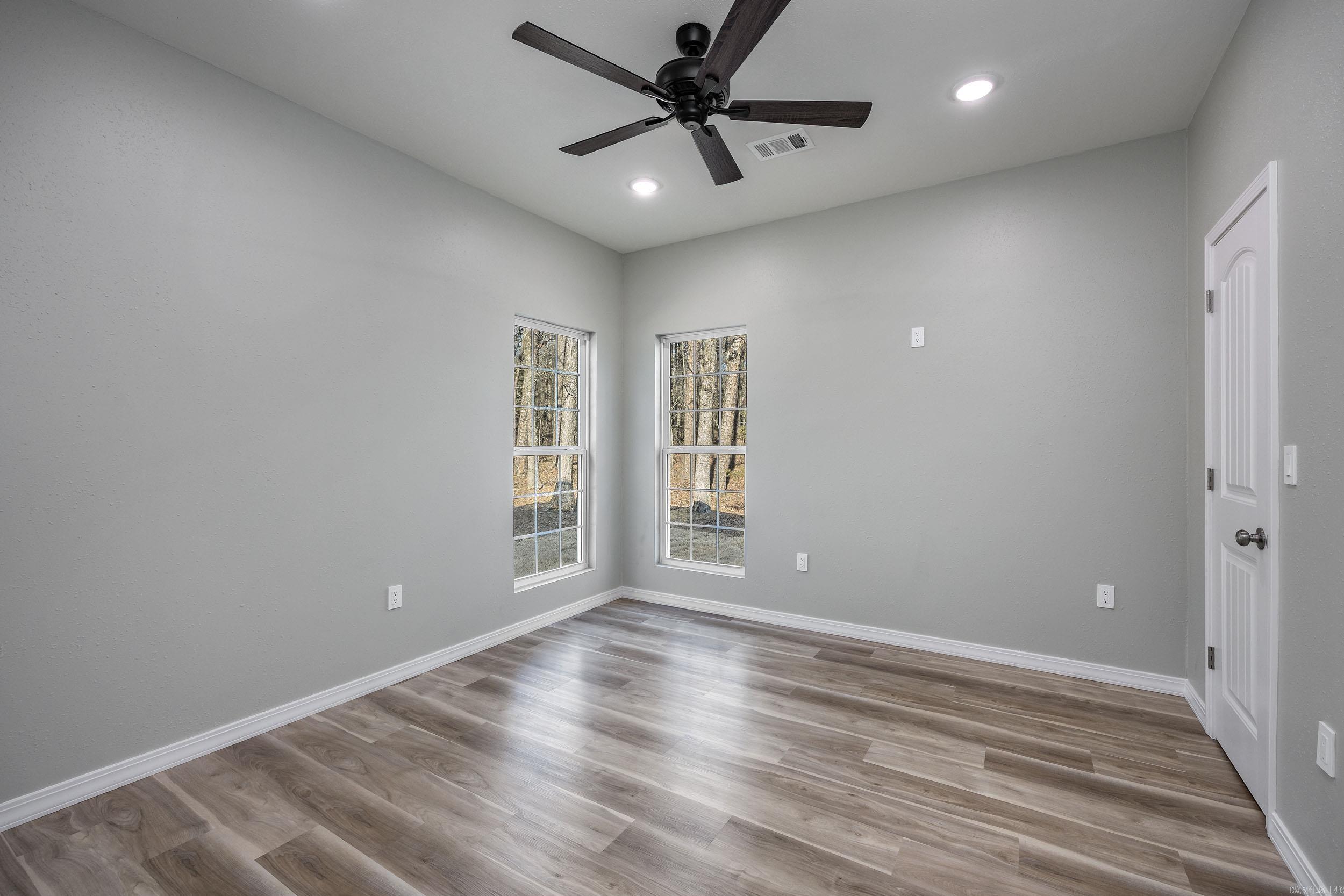 CASTLE RIDGE - Residential