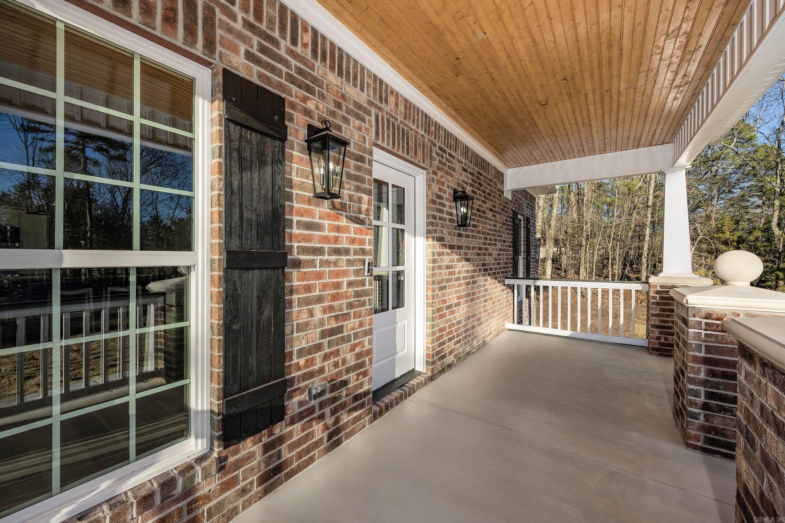 CASTLE RIDGE - Residential