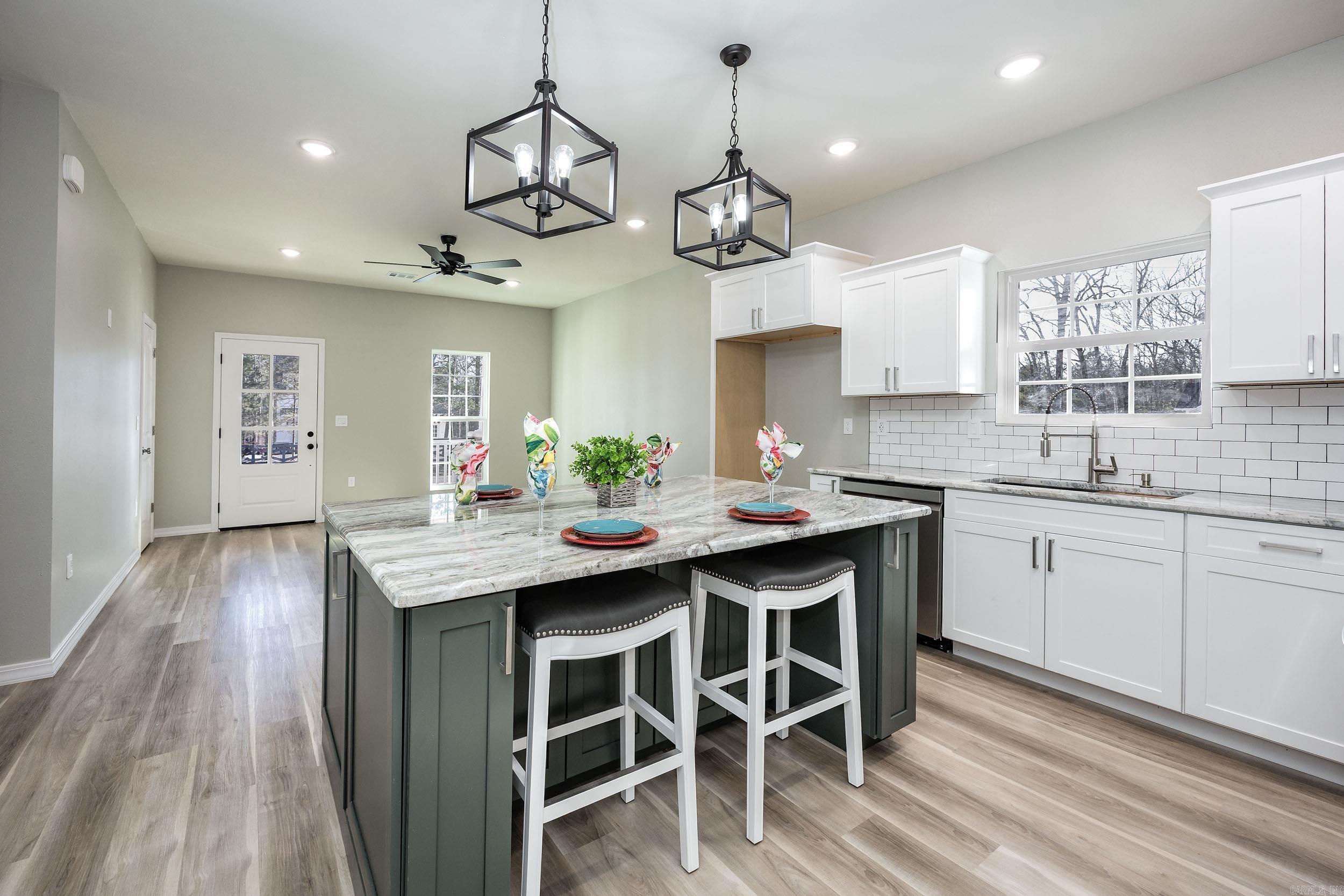 CASTLE RIDGE - Residential