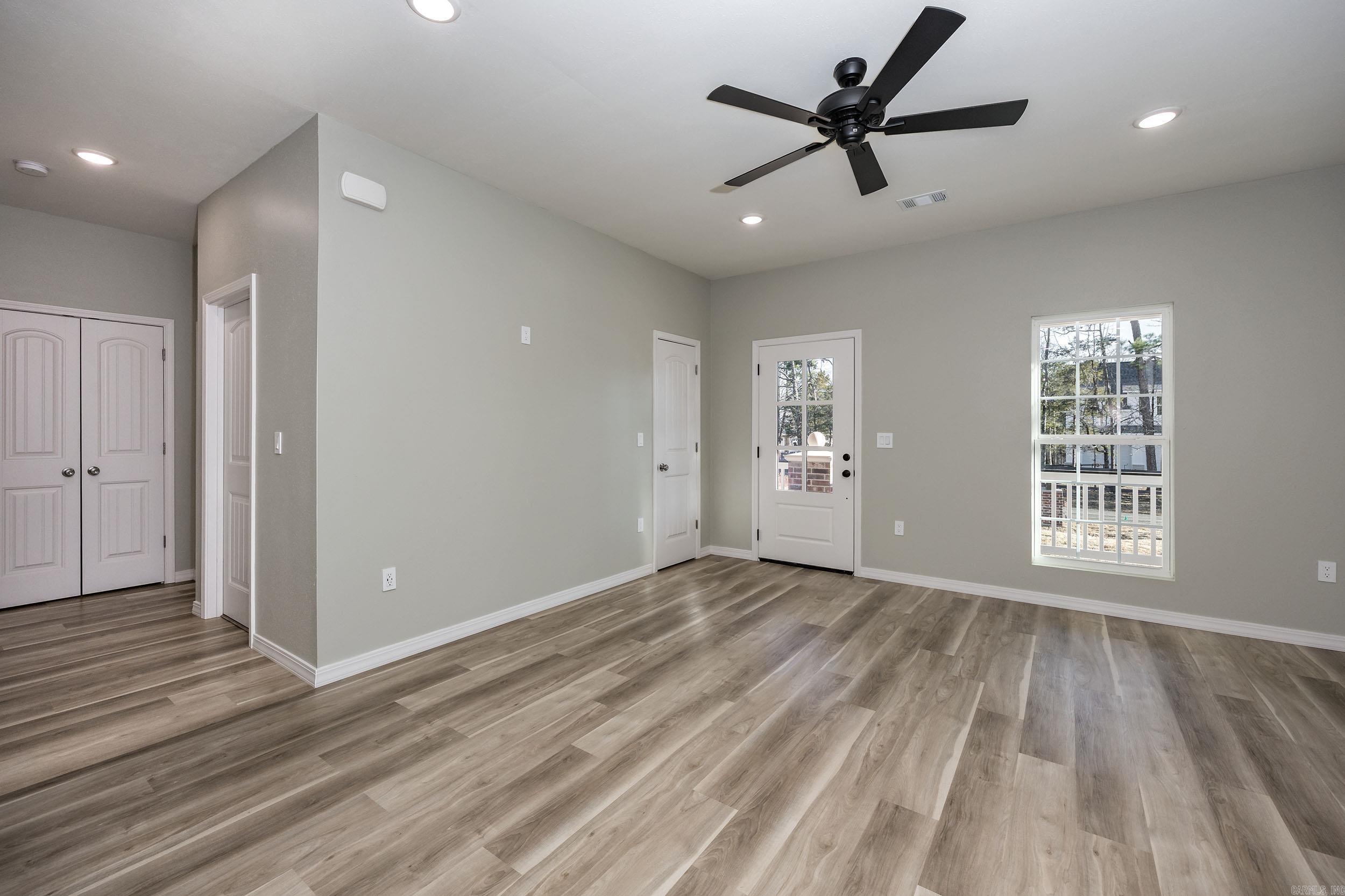 CASTLE RIDGE - Residential