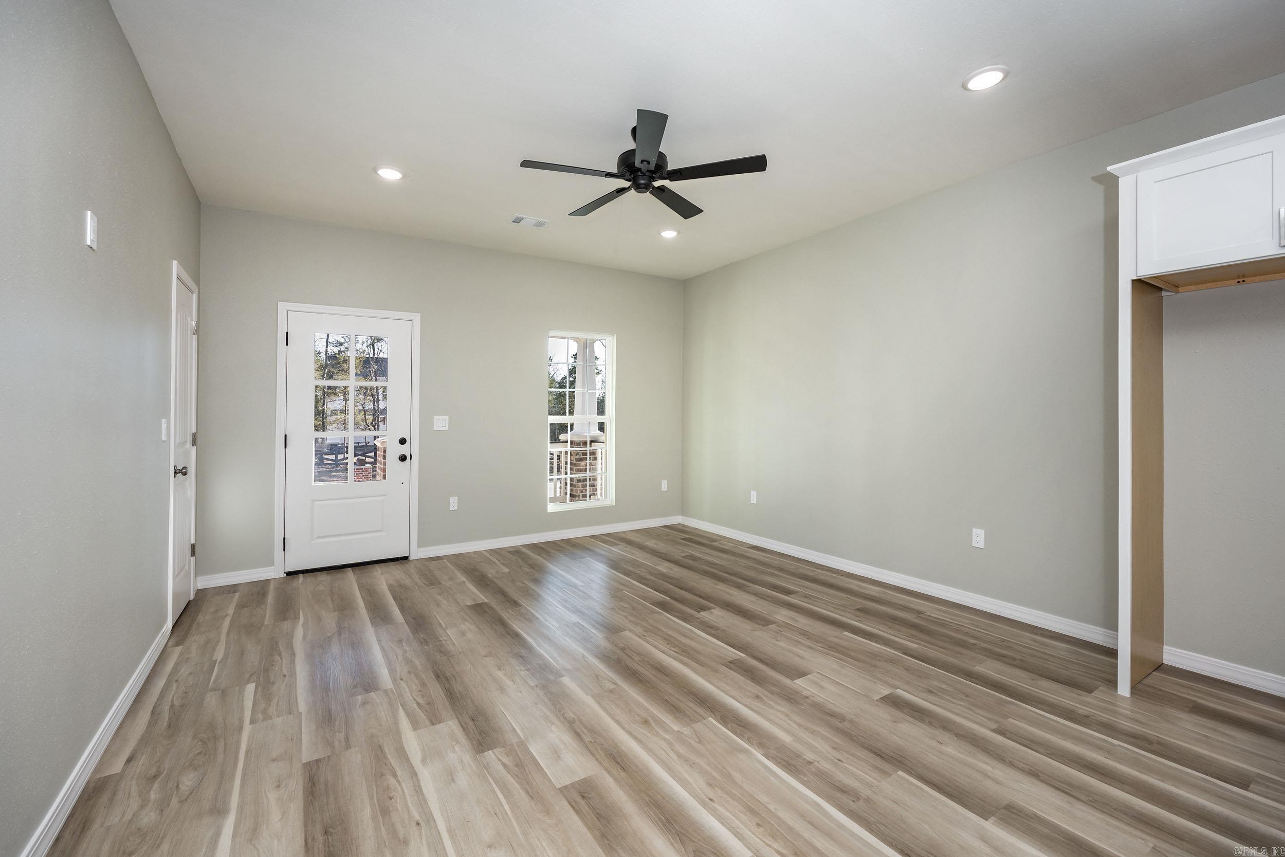 CASTLE RIDGE - Residential