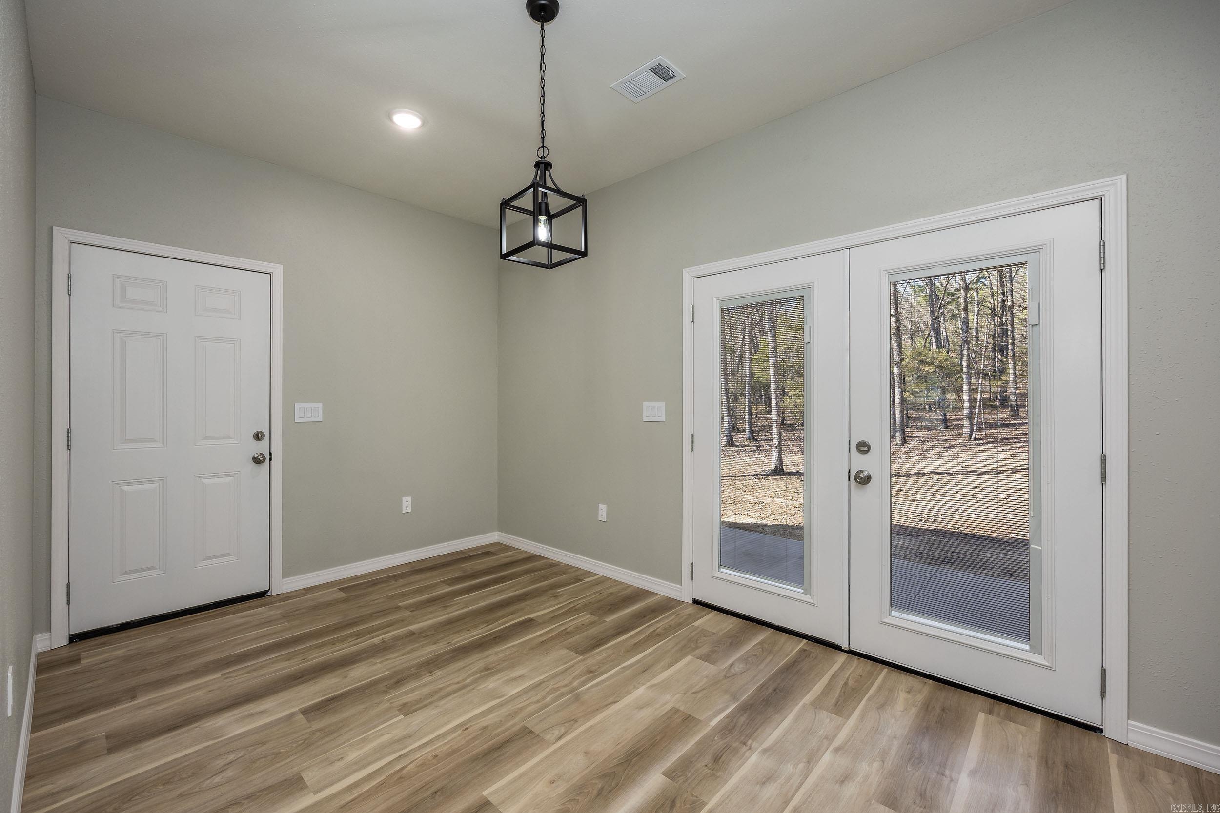 CASTLE RIDGE - Residential