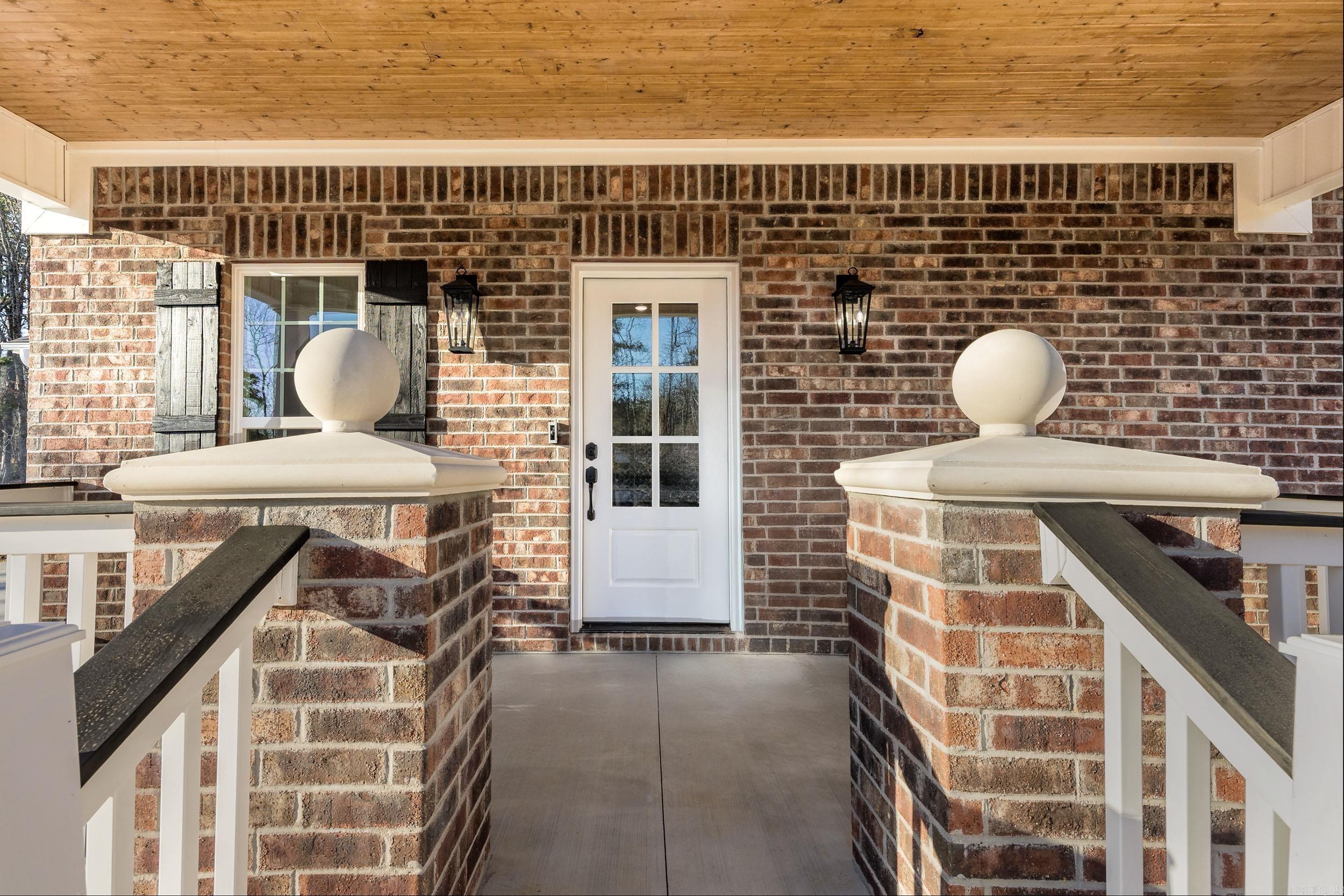 CASTLE RIDGE - Residential