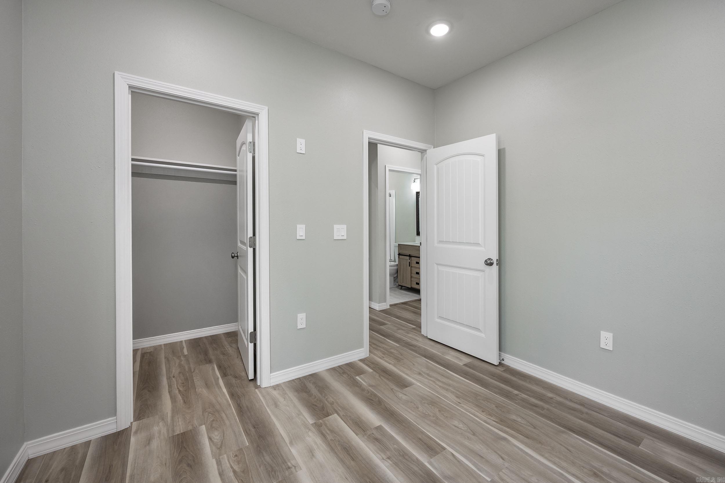 CASTLE RIDGE - Residential