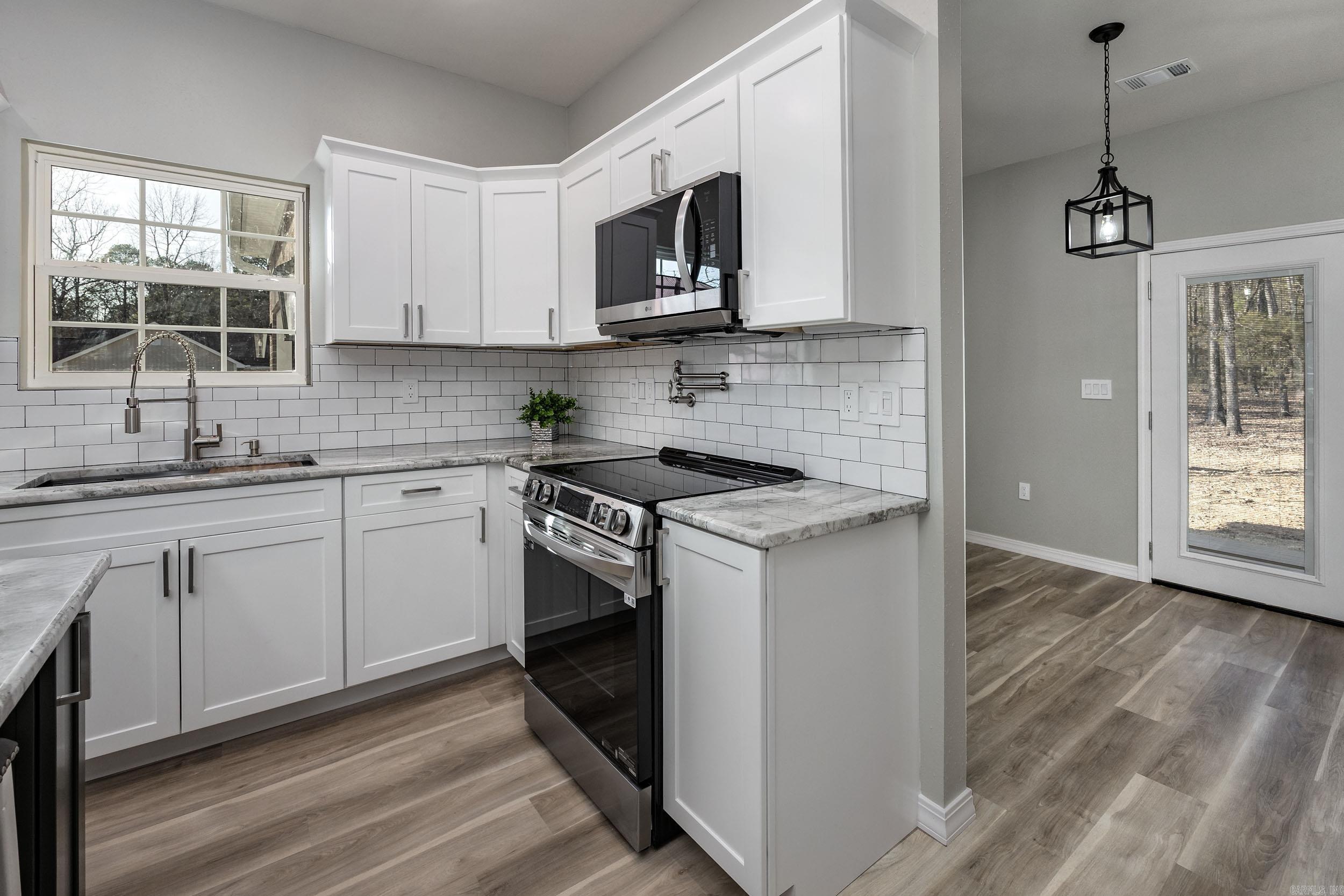 CASTLE RIDGE - Residential
