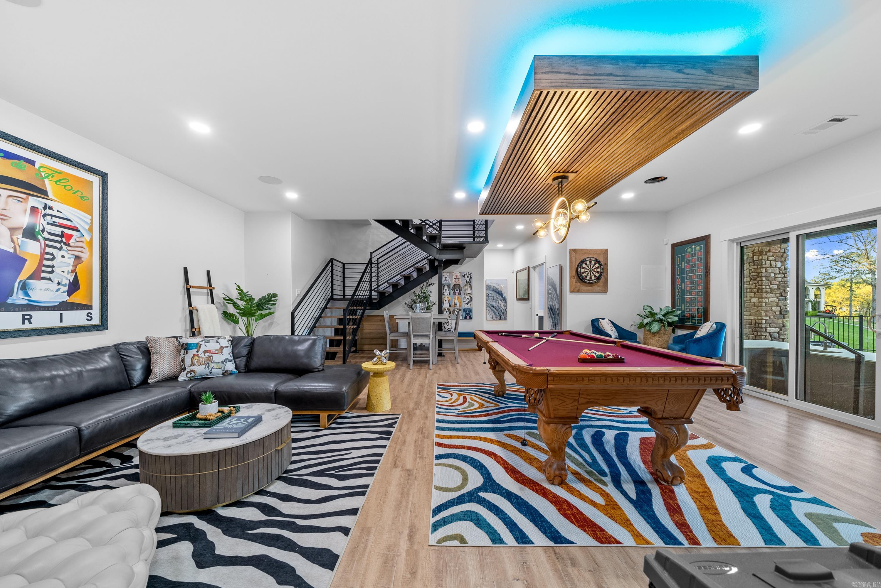 LAKE VIEW - Residential