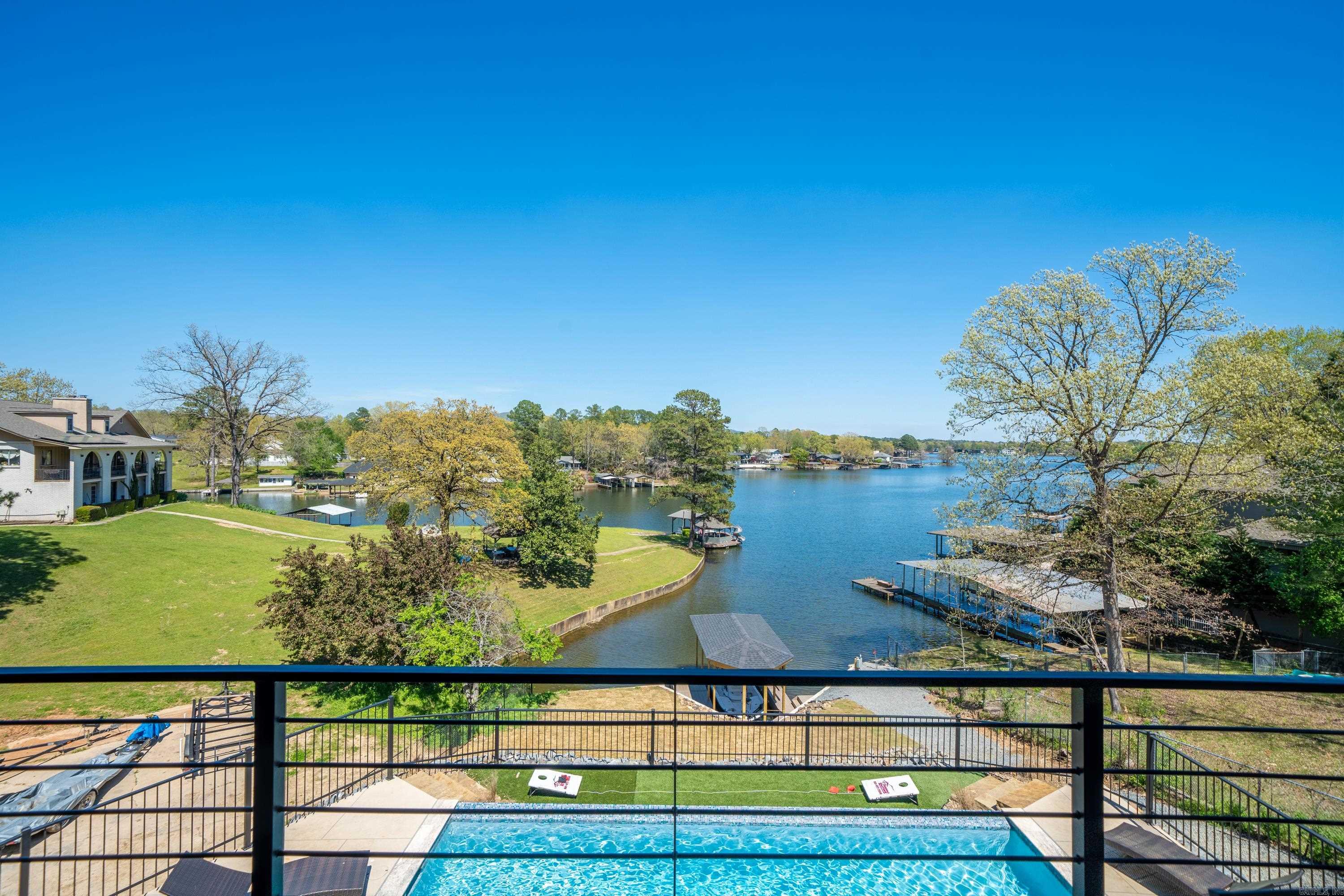 LAKE VIEW - Residential