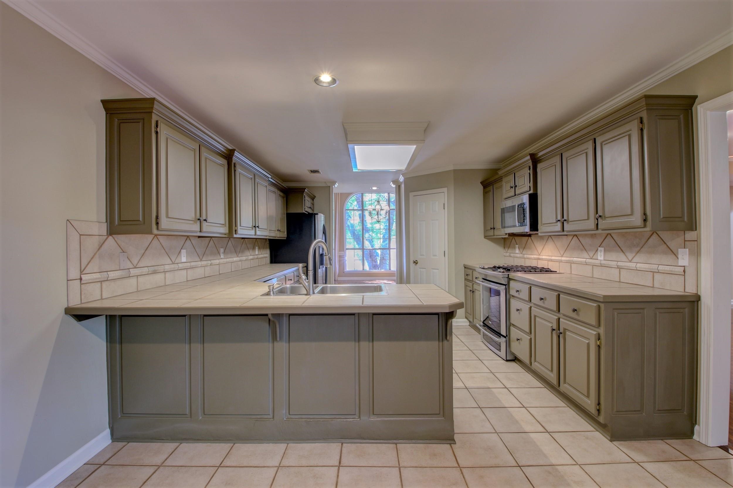 COUNTRY CLUB OF ARK THE - Residential