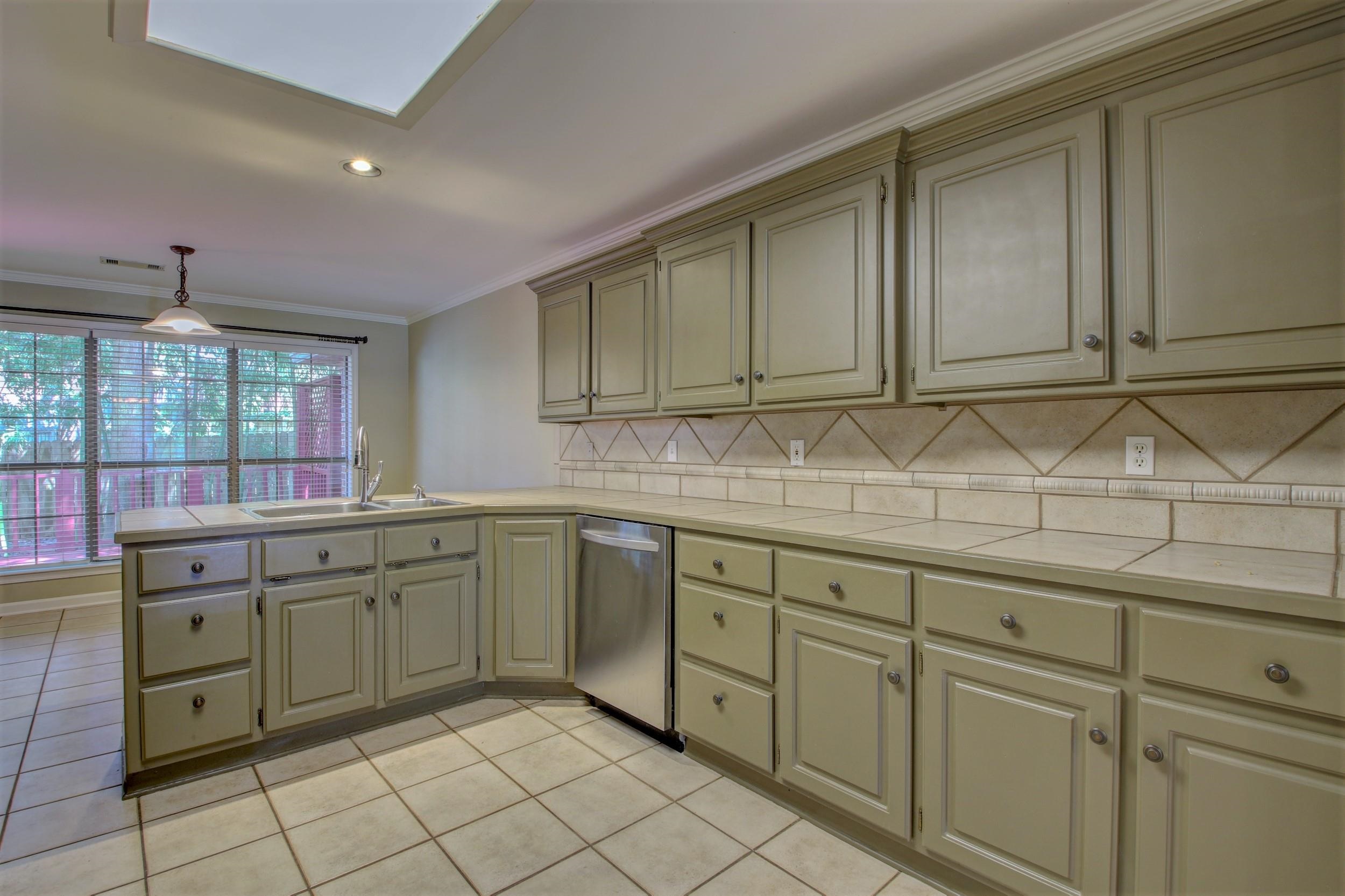 COUNTRY CLUB OF ARK THE - Residential