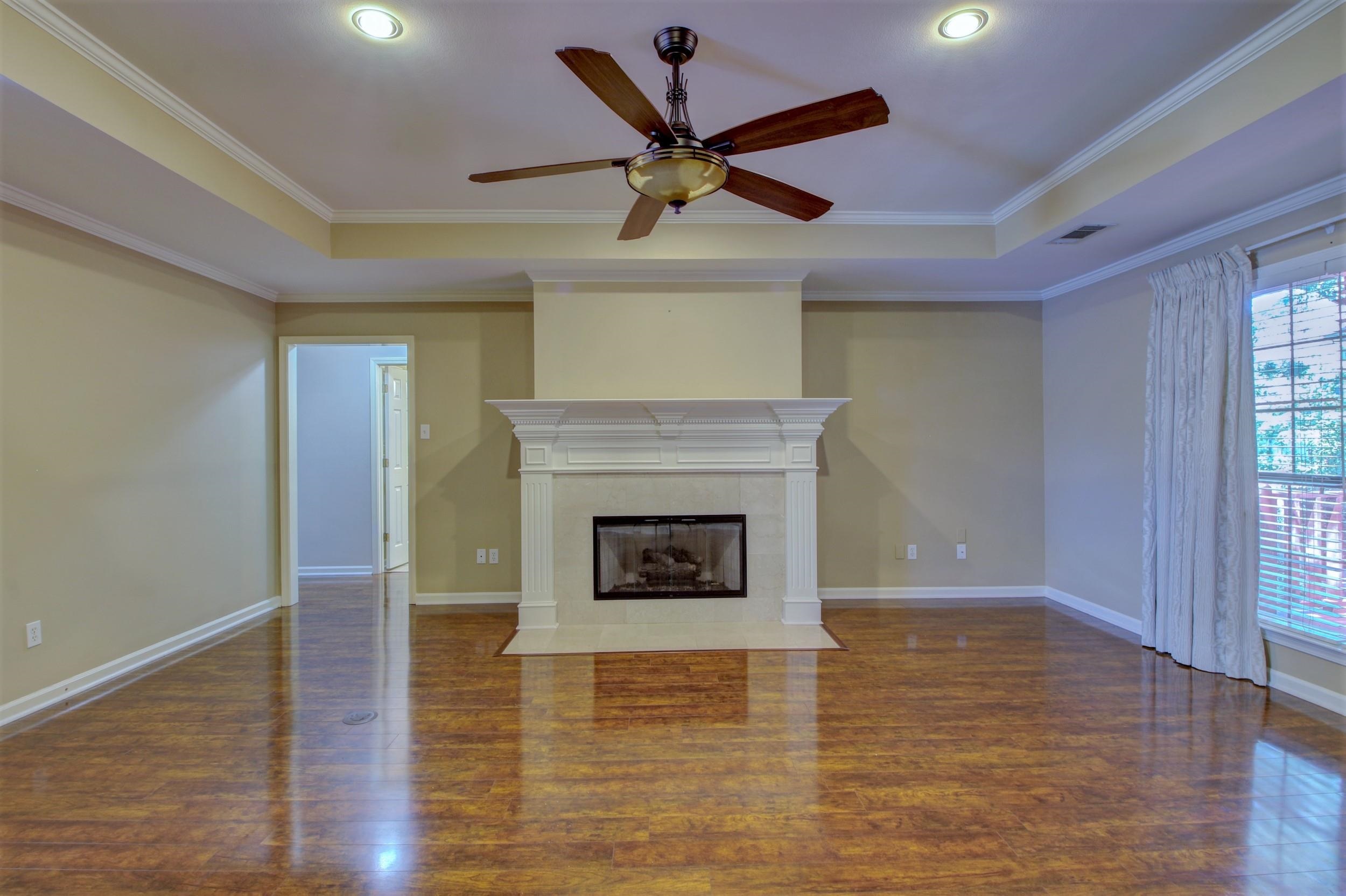 COUNTRY CLUB OF ARK THE - Residential