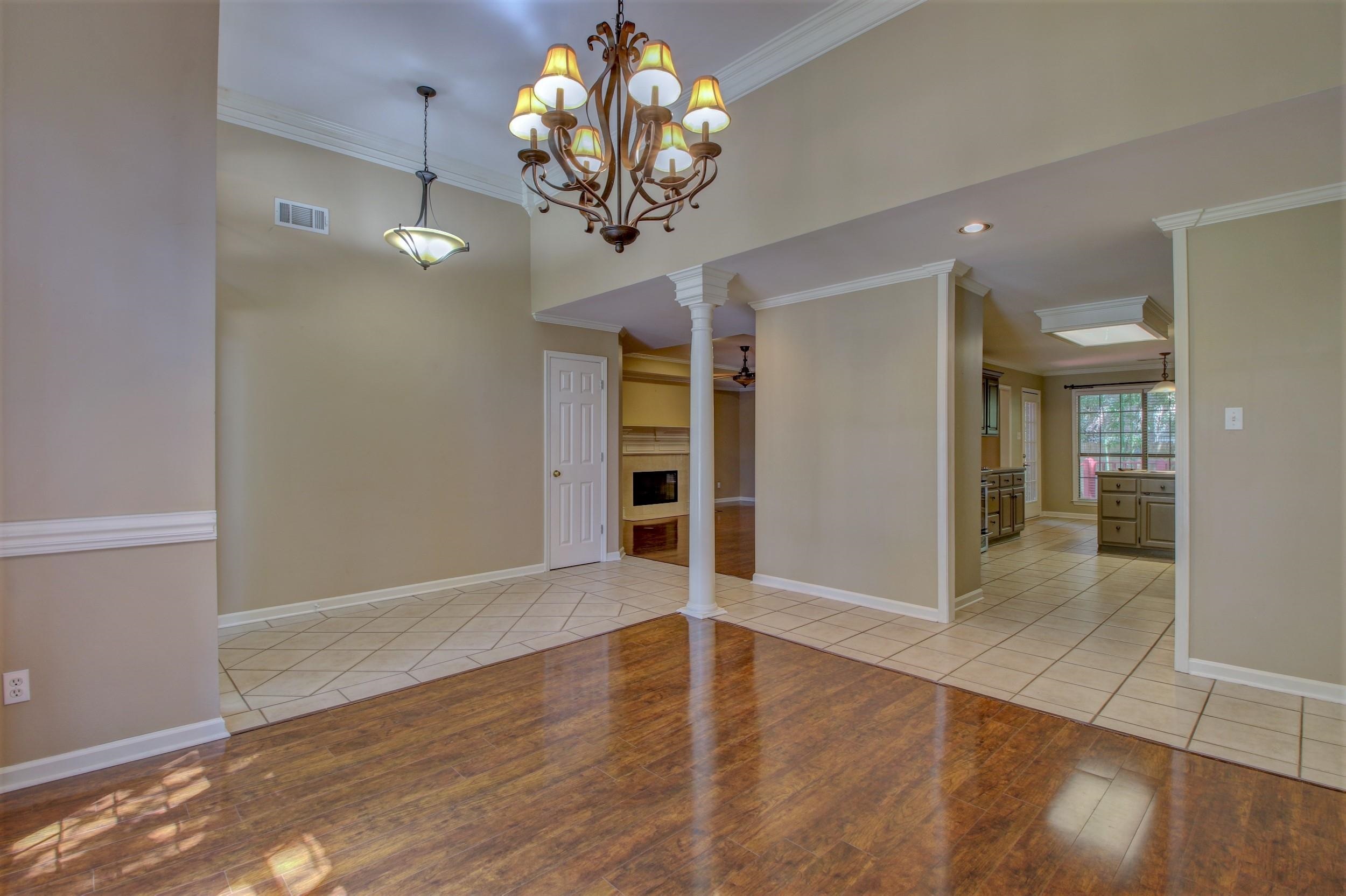 COUNTRY CLUB OF ARK THE - Residential