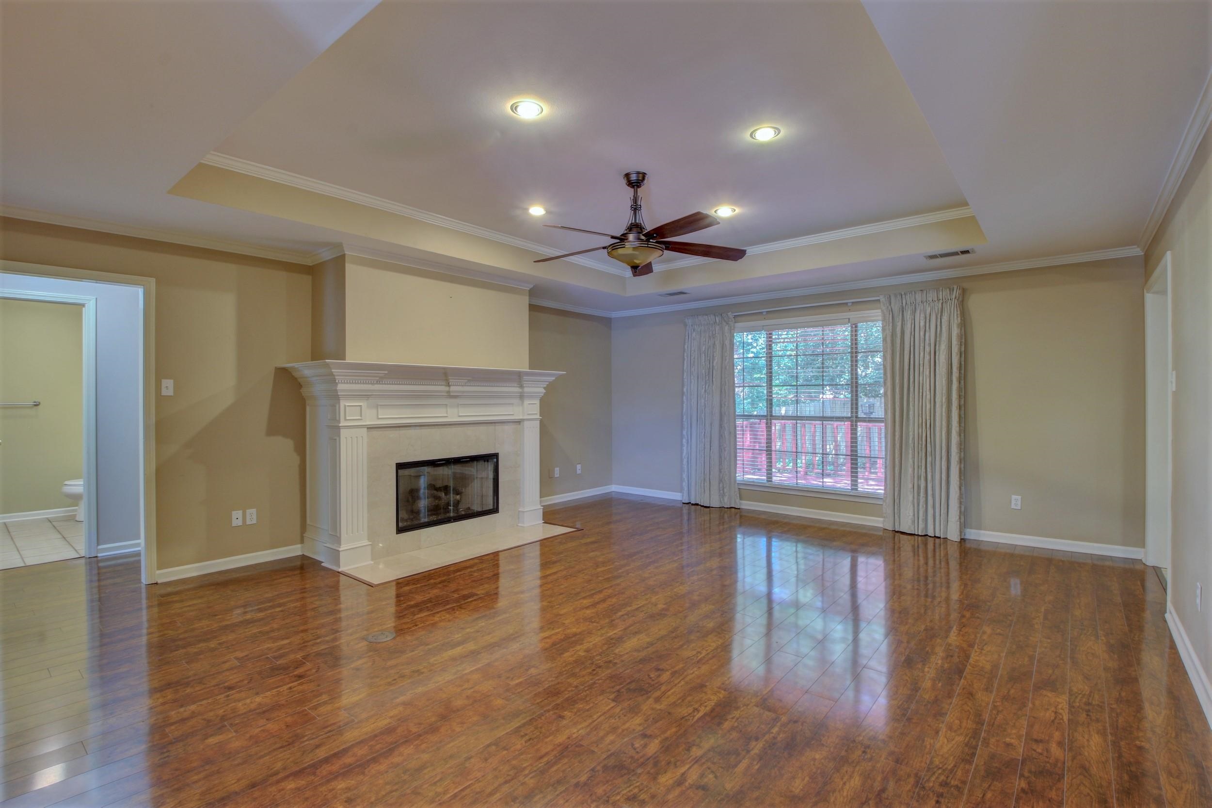 COUNTRY CLUB OF ARK THE - Residential