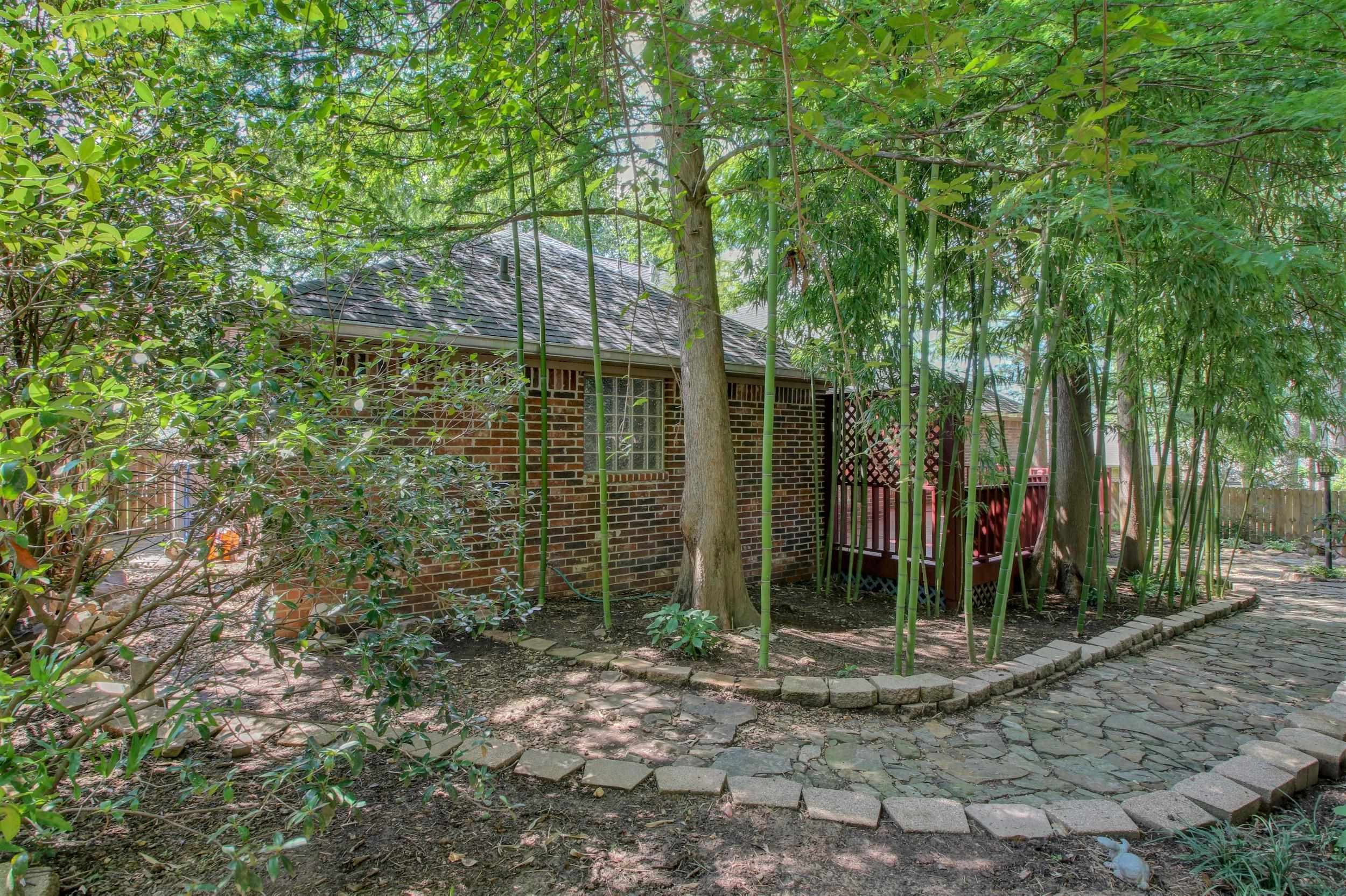 COUNTRY CLUB OF ARK THE - Residential