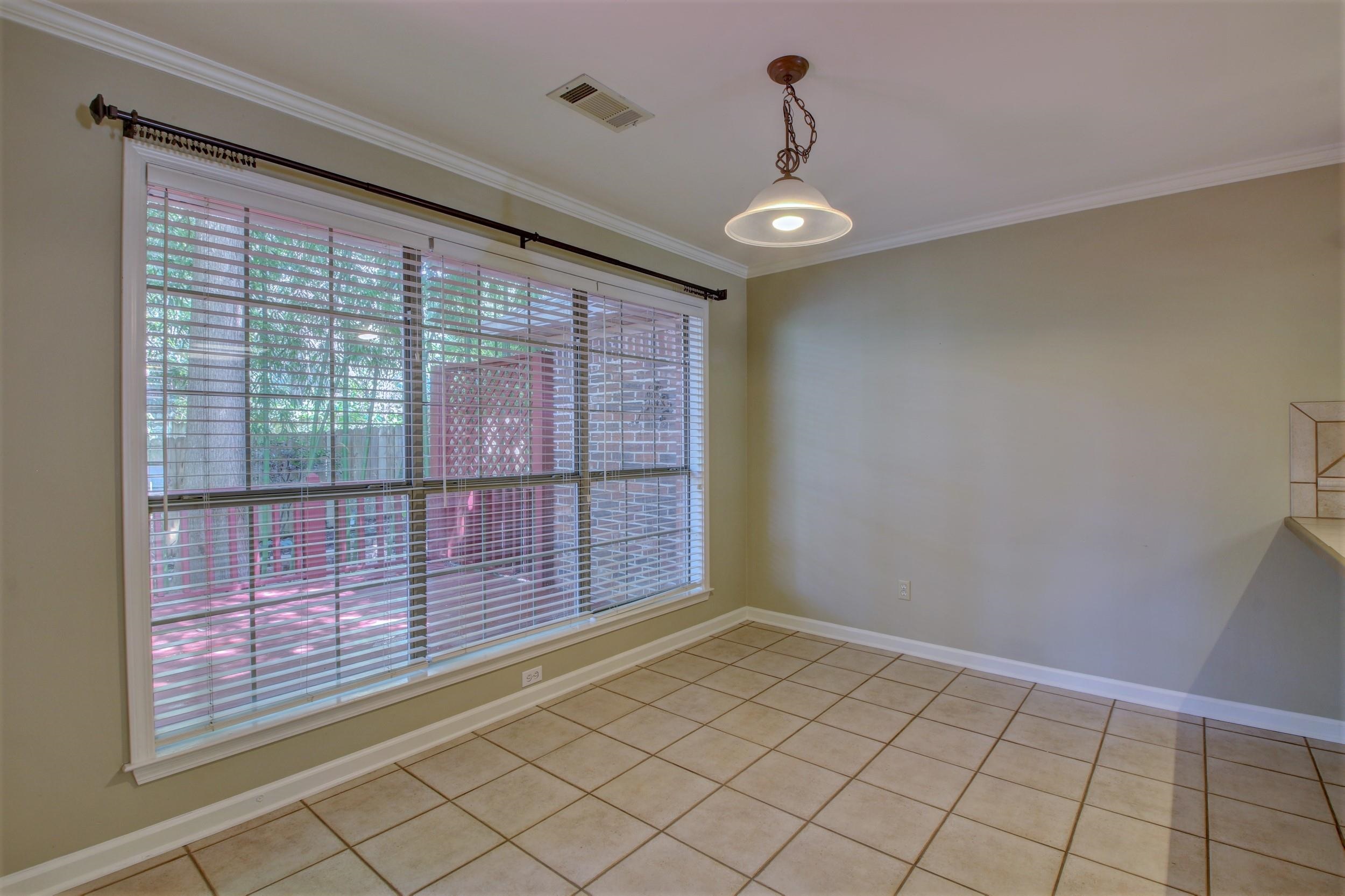 COUNTRY CLUB OF ARK THE - Residential