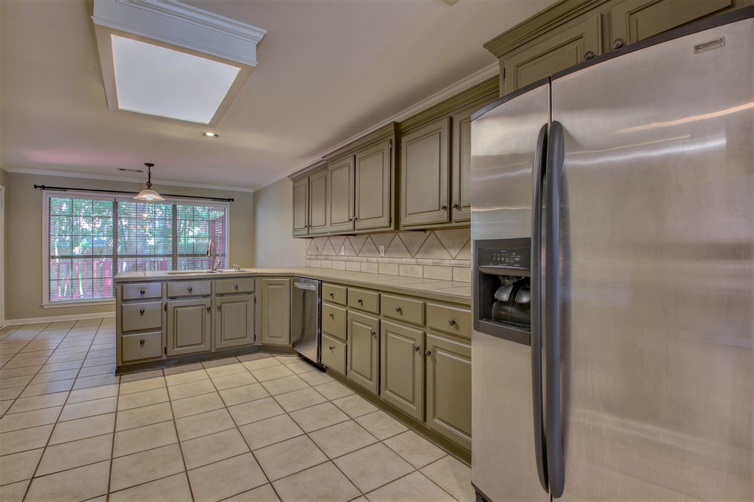 COUNTRY CLUB OF ARK THE - Residential