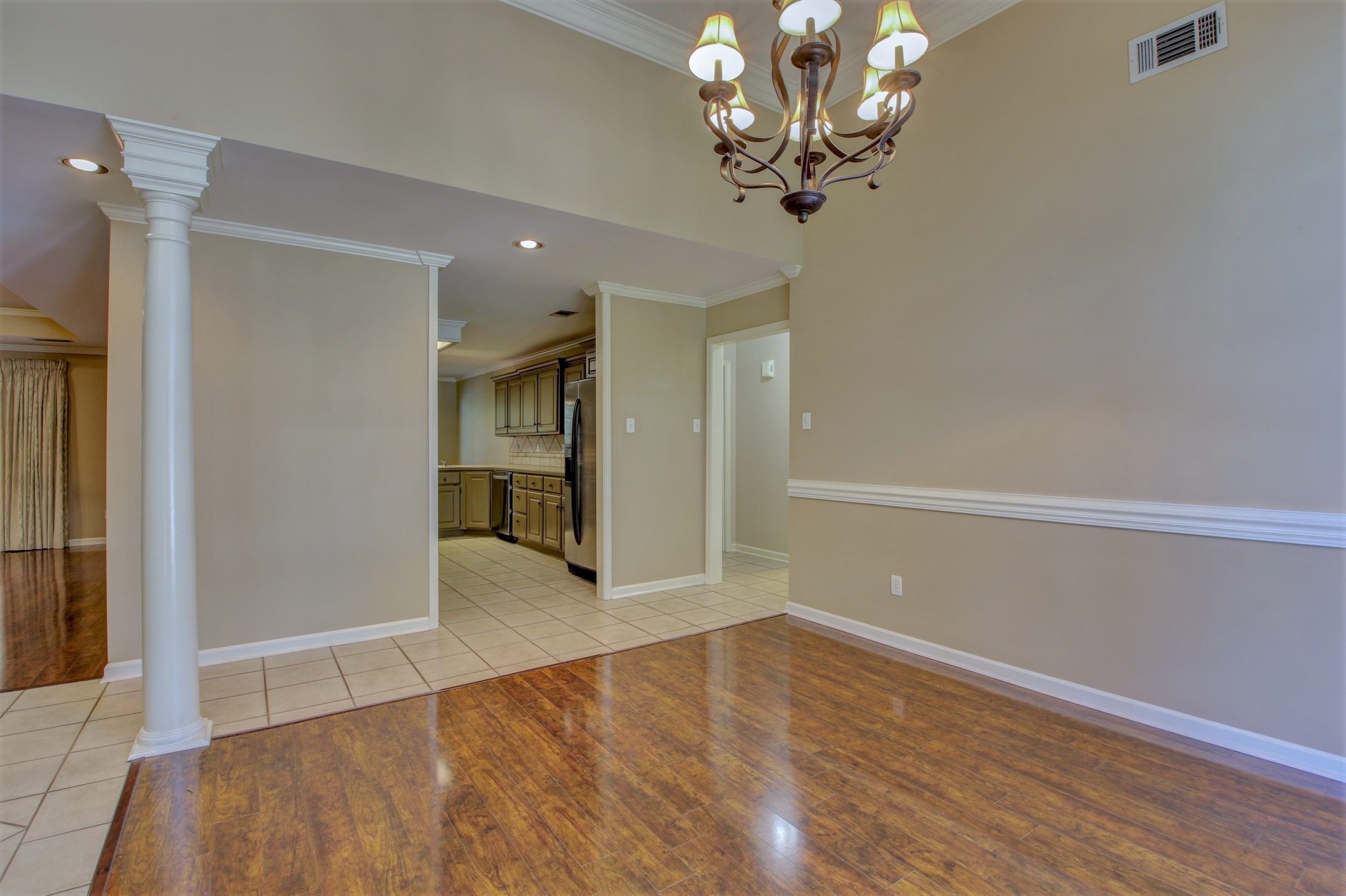 COUNTRY CLUB OF ARK THE - Residential