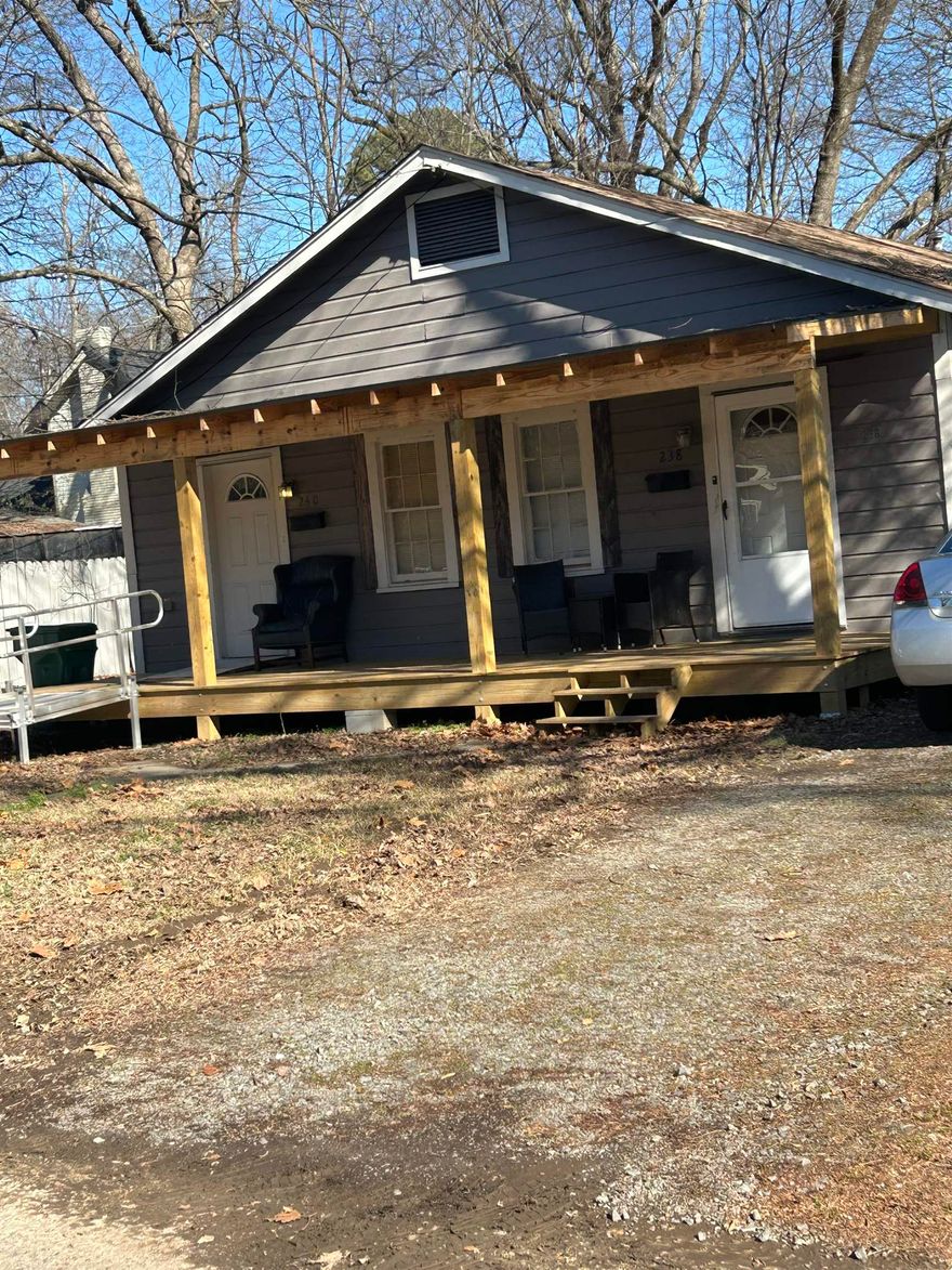 This the perfect duplex to add to your investment portfolio! Both units are rented out!