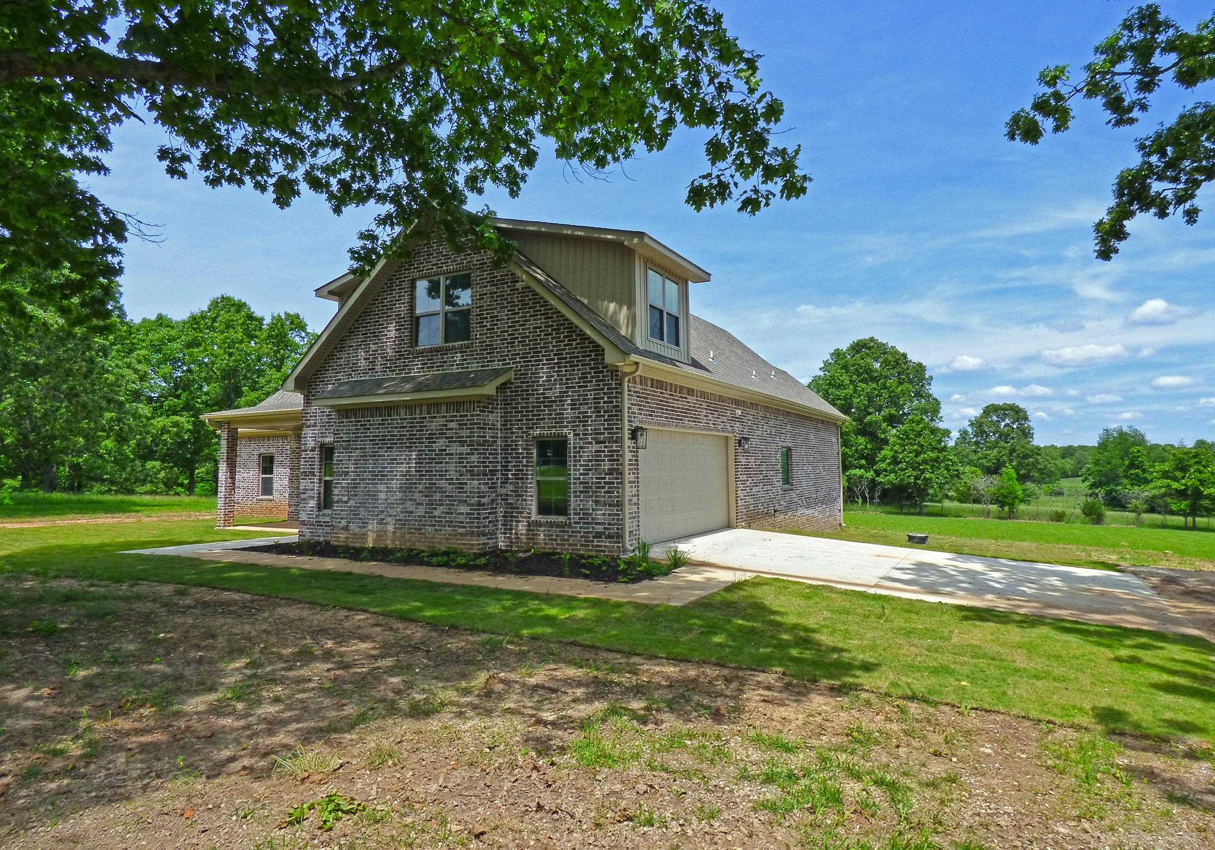 HIGHLAND OAKS - Residential