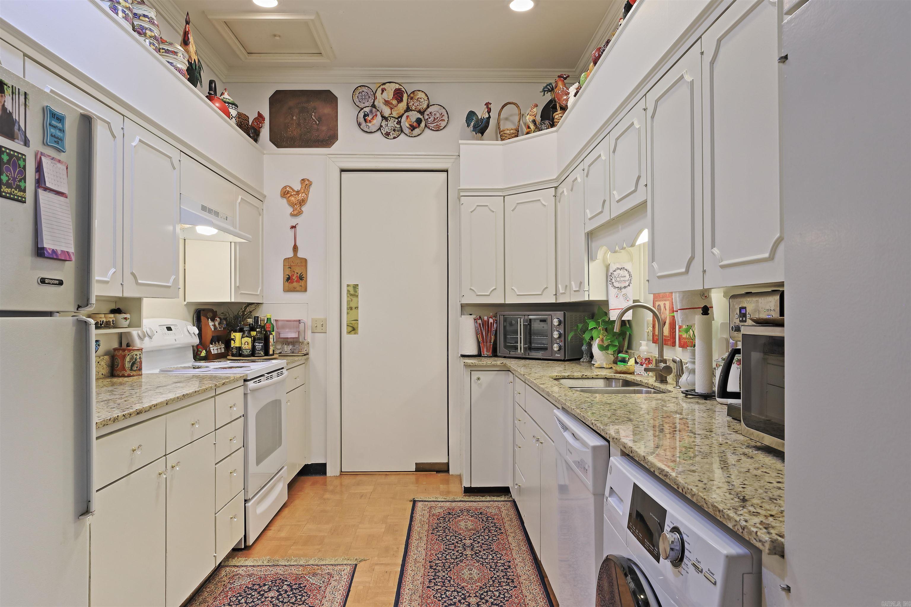 WESTRIDGE HORZ PROP REGIME - Residential