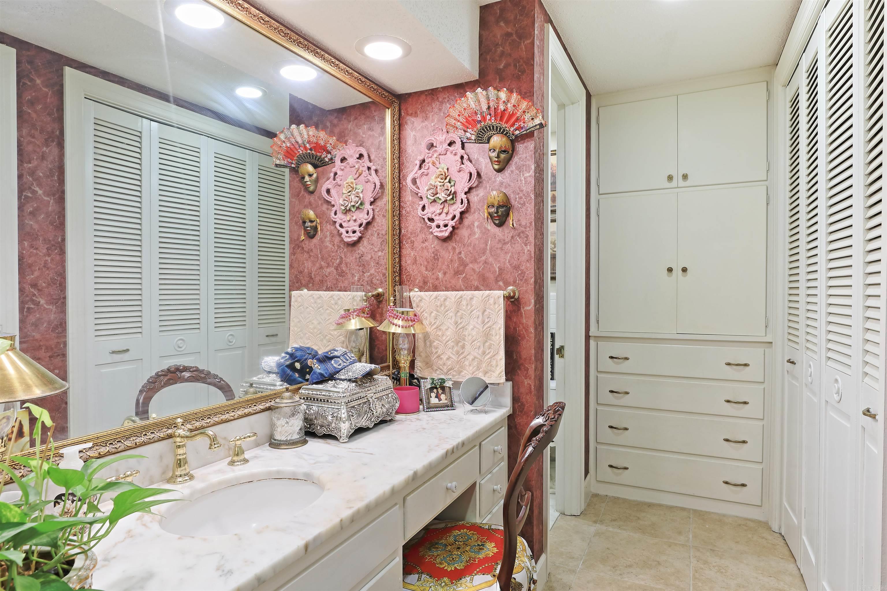 WESTRIDGE HORZ PROP REGIME - Residential