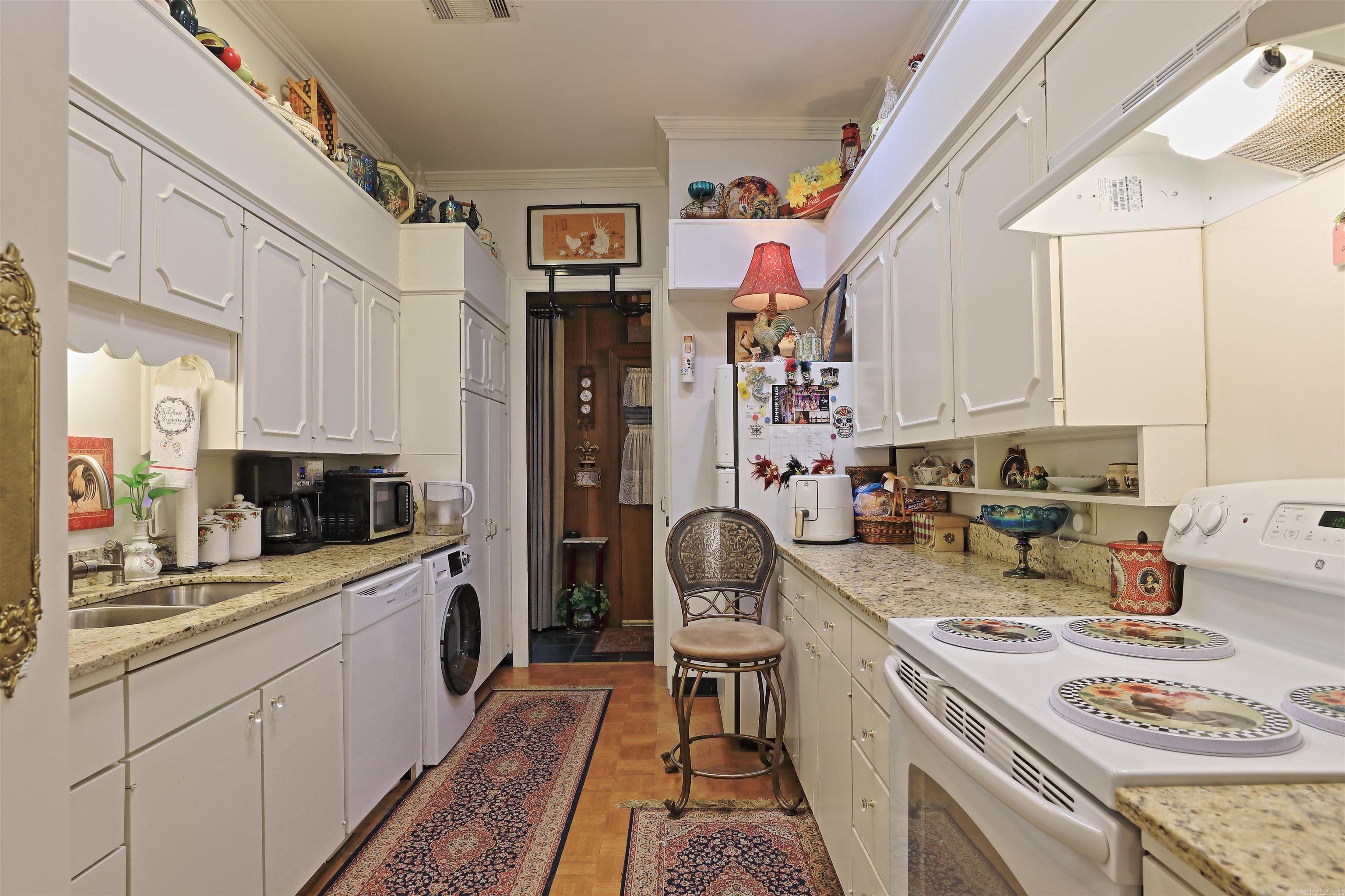 WESTRIDGE HORZ PROP REGIME - Residential