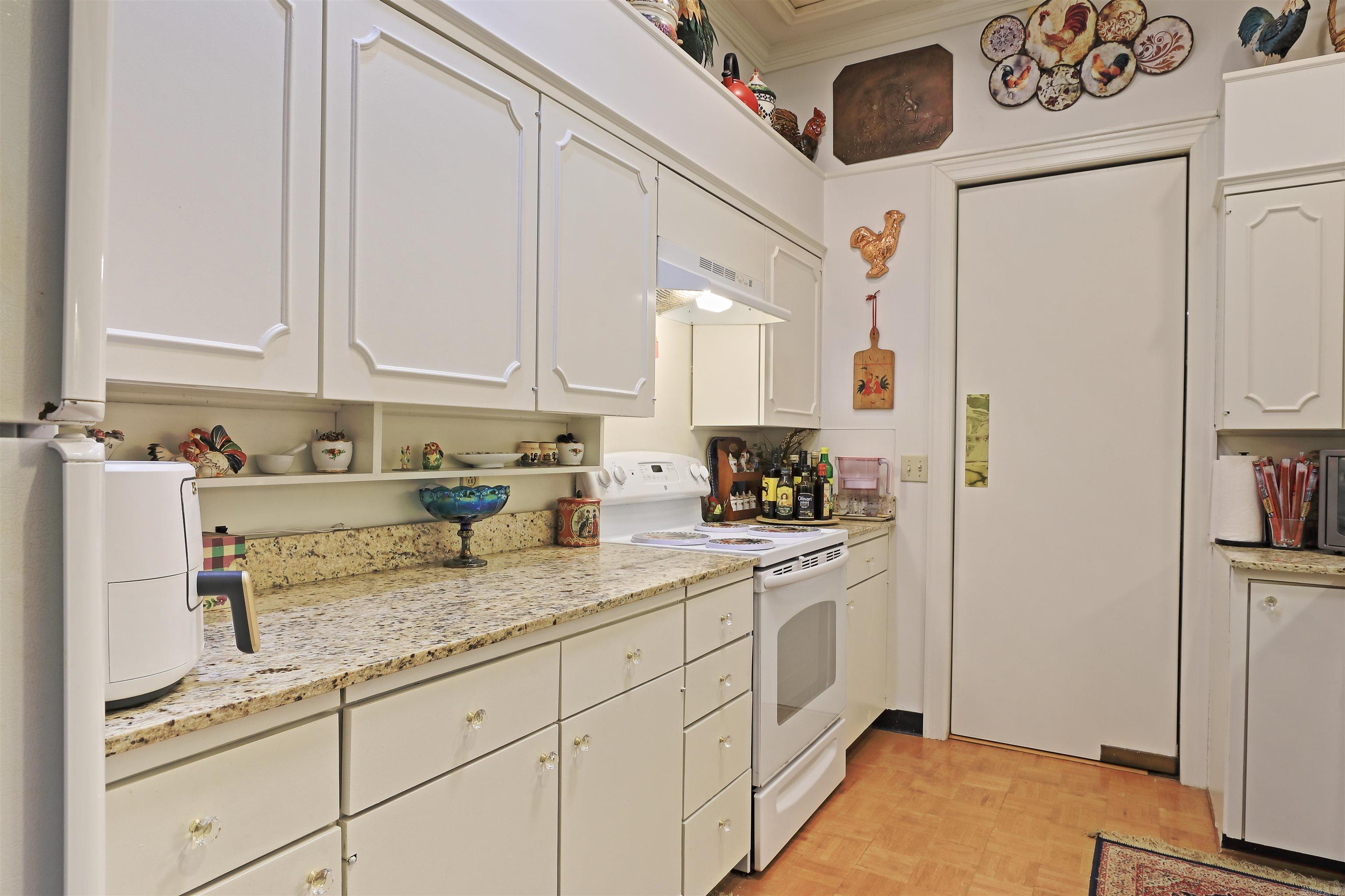 WESTRIDGE HORZ PROP REGIME - Residential