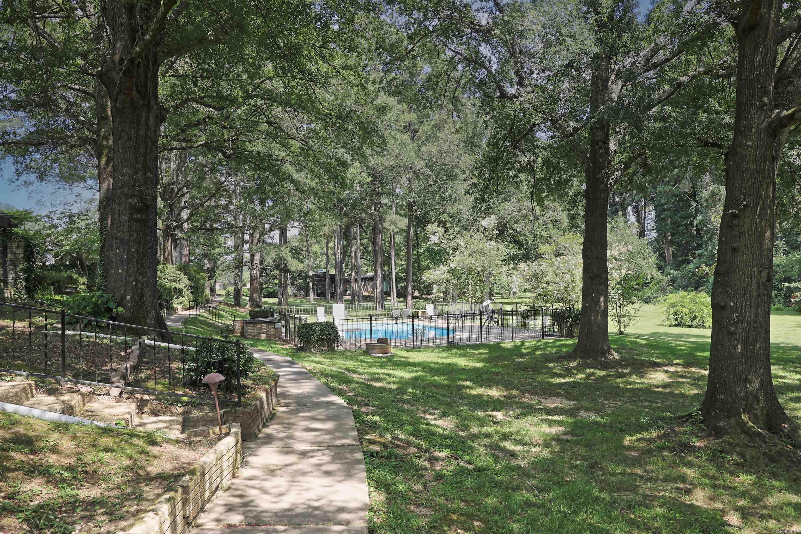 WESTRIDGE HORZ PROP REGIME - Residential