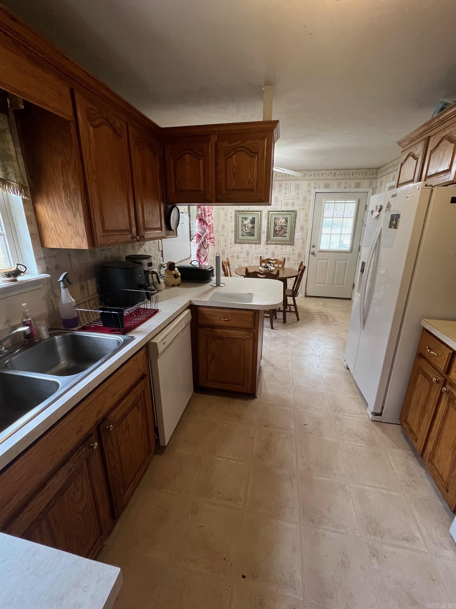 PINE VILLAGE - Residential