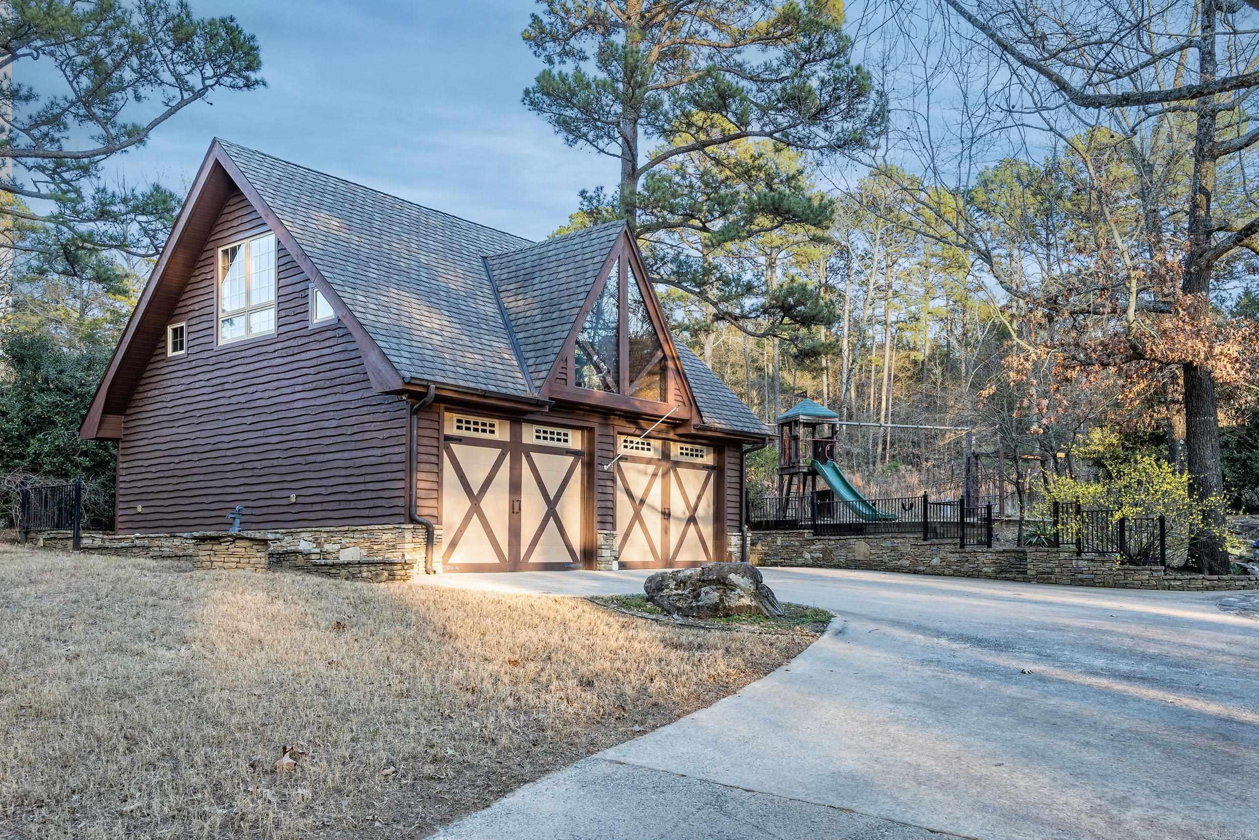 TOADSUCK COUNTRY - Residential