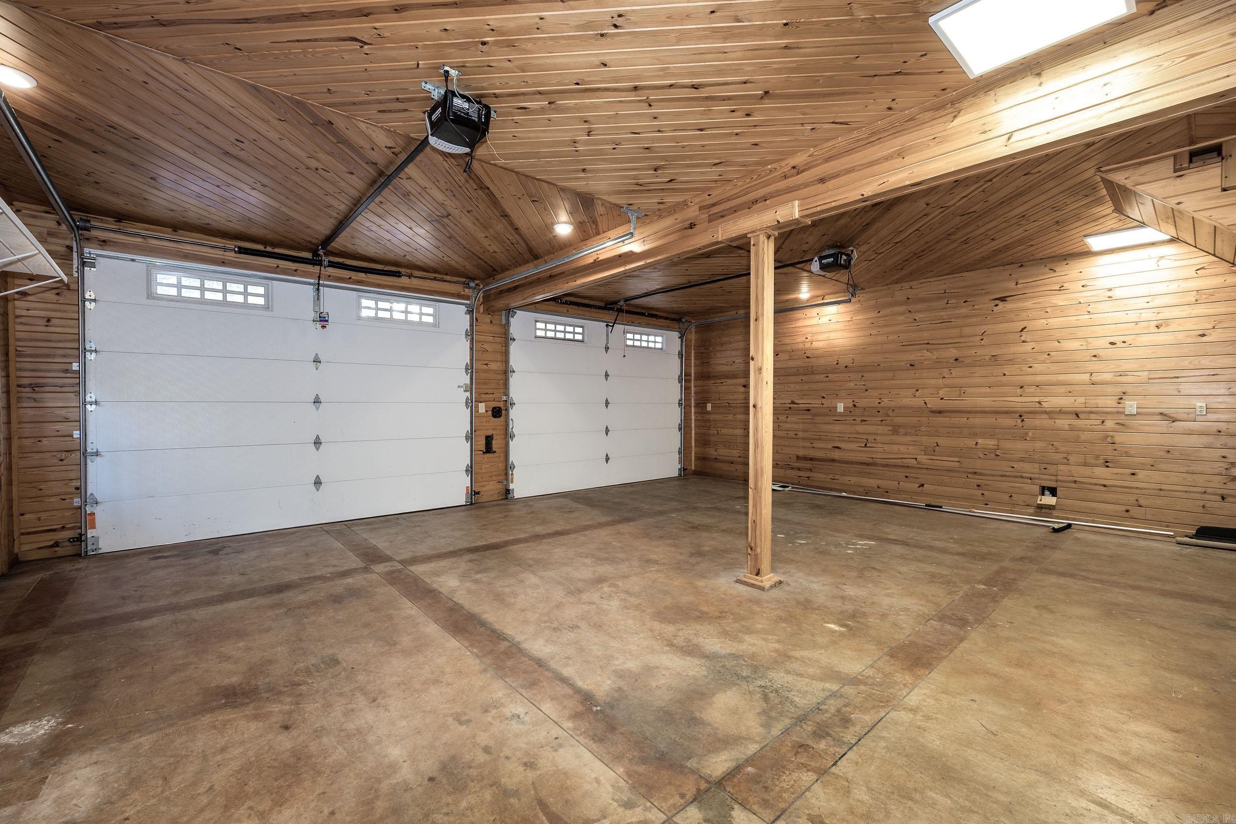 TOADSUCK COUNTRY - Residential