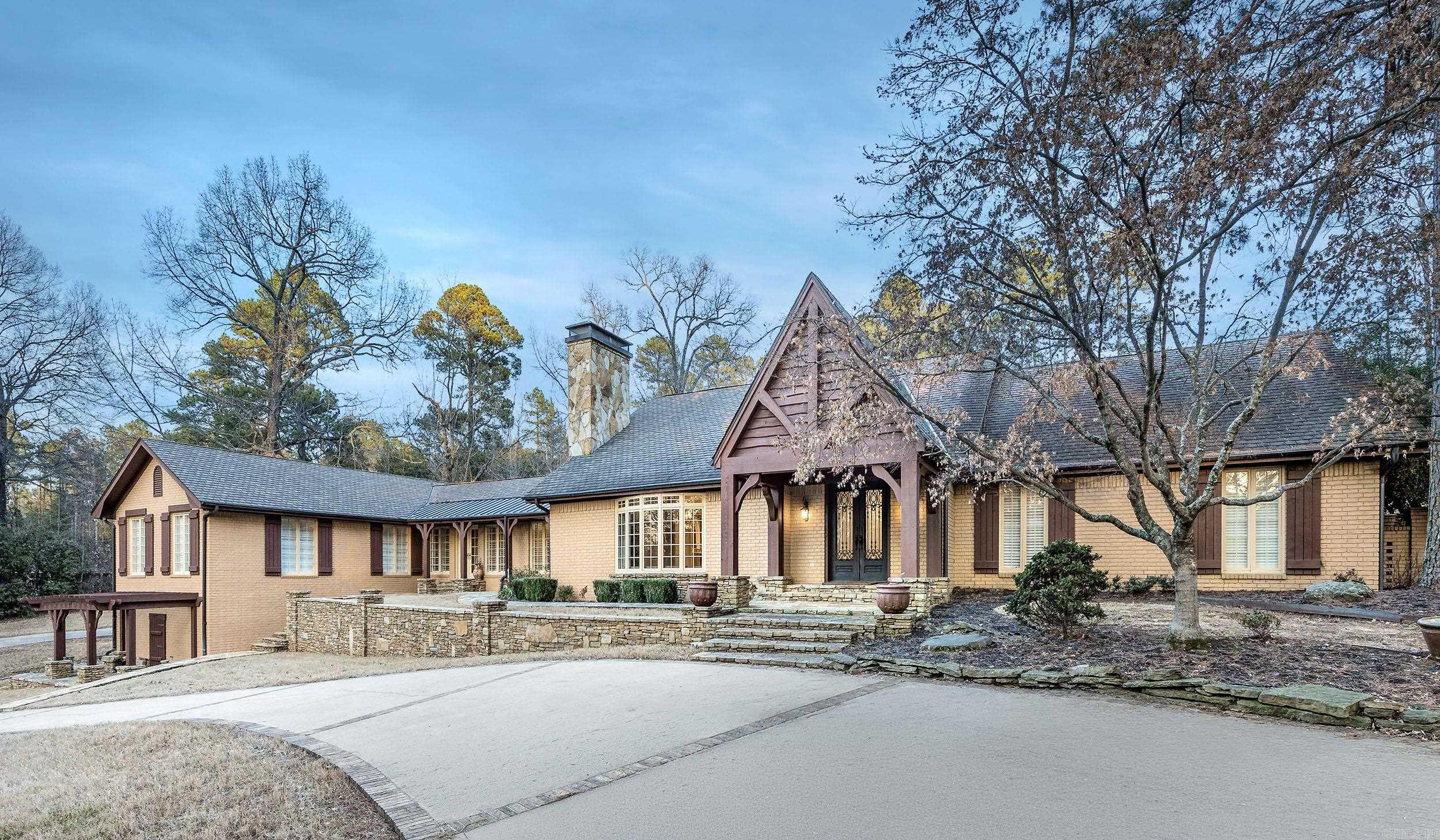 TOADSUCK COUNTRY - Residential