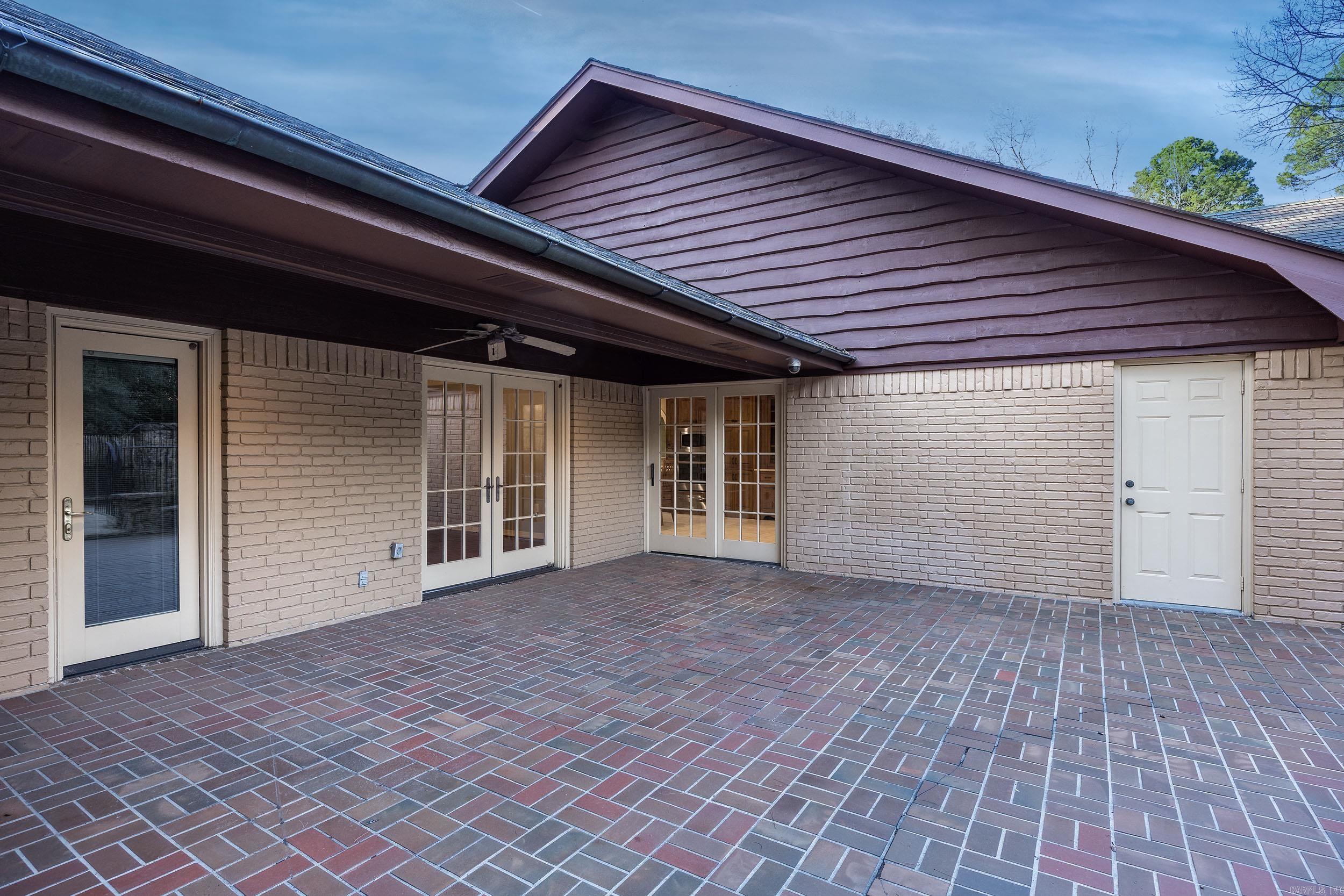 TOADSUCK COUNTRY - Residential