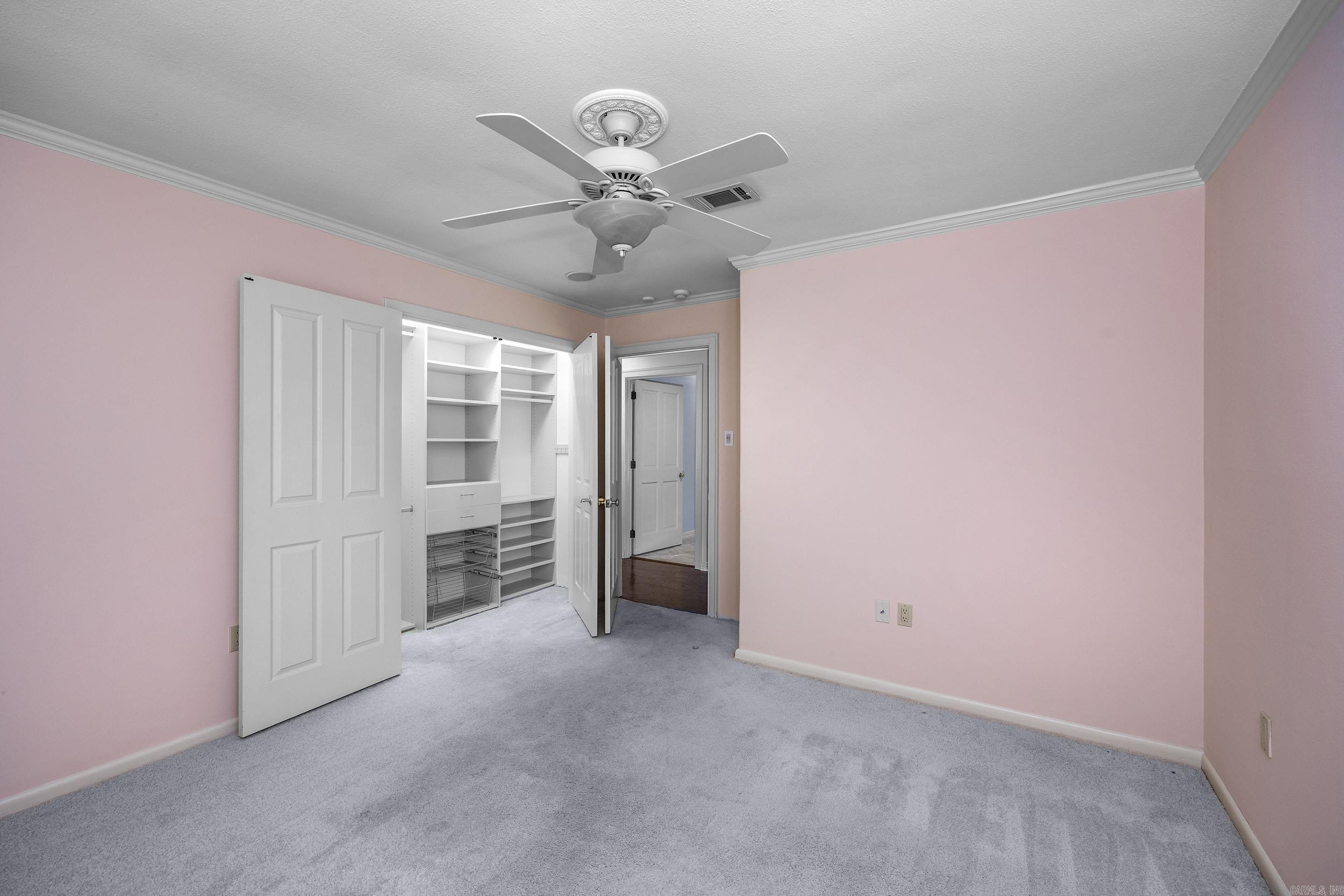 TOADSUCK COUNTRY - Residential