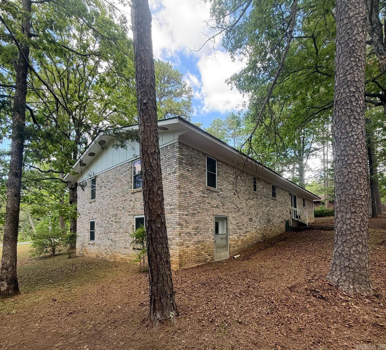 ARKANSAS HGTS - Residential