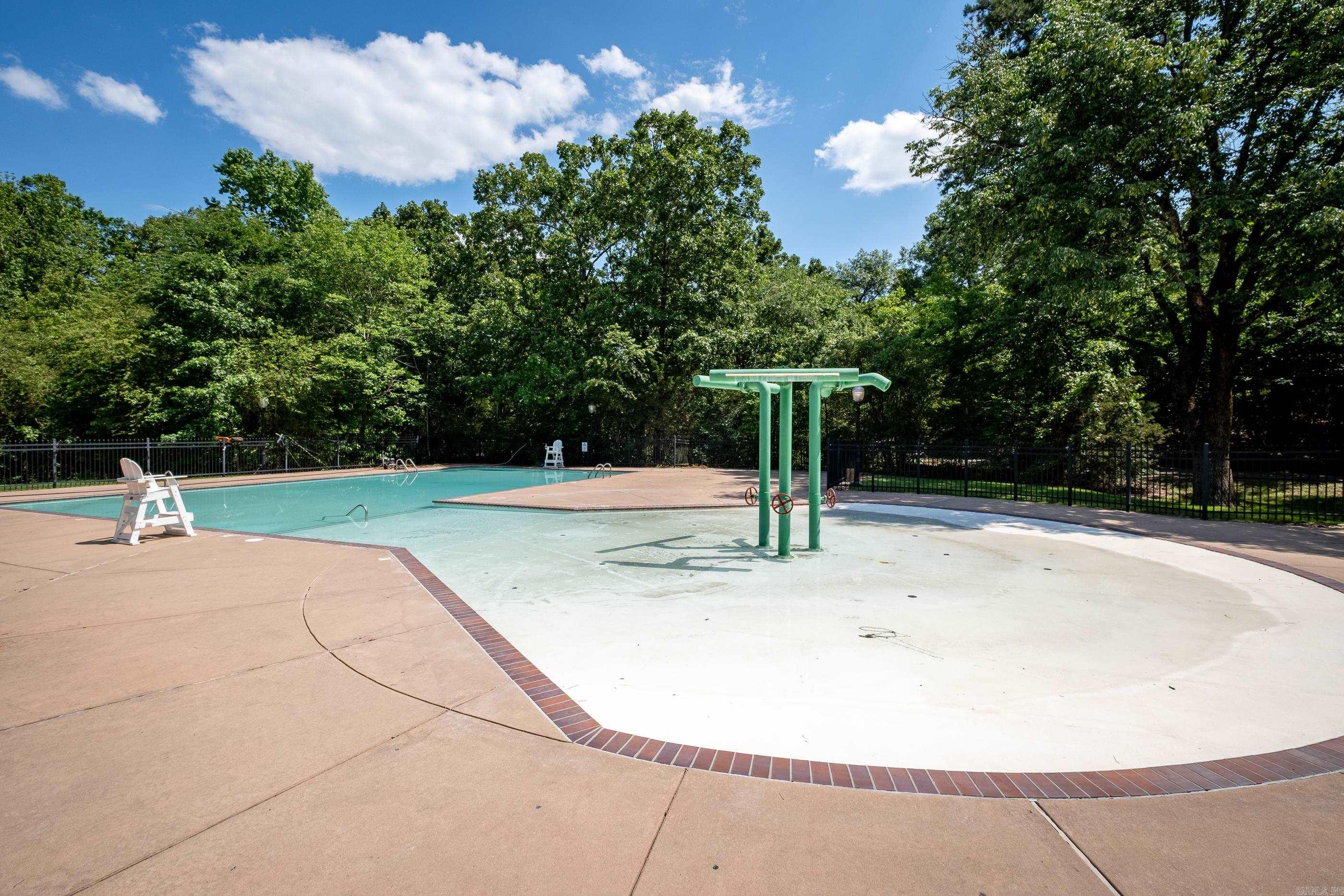 WOODLANDS EDGE - Residential