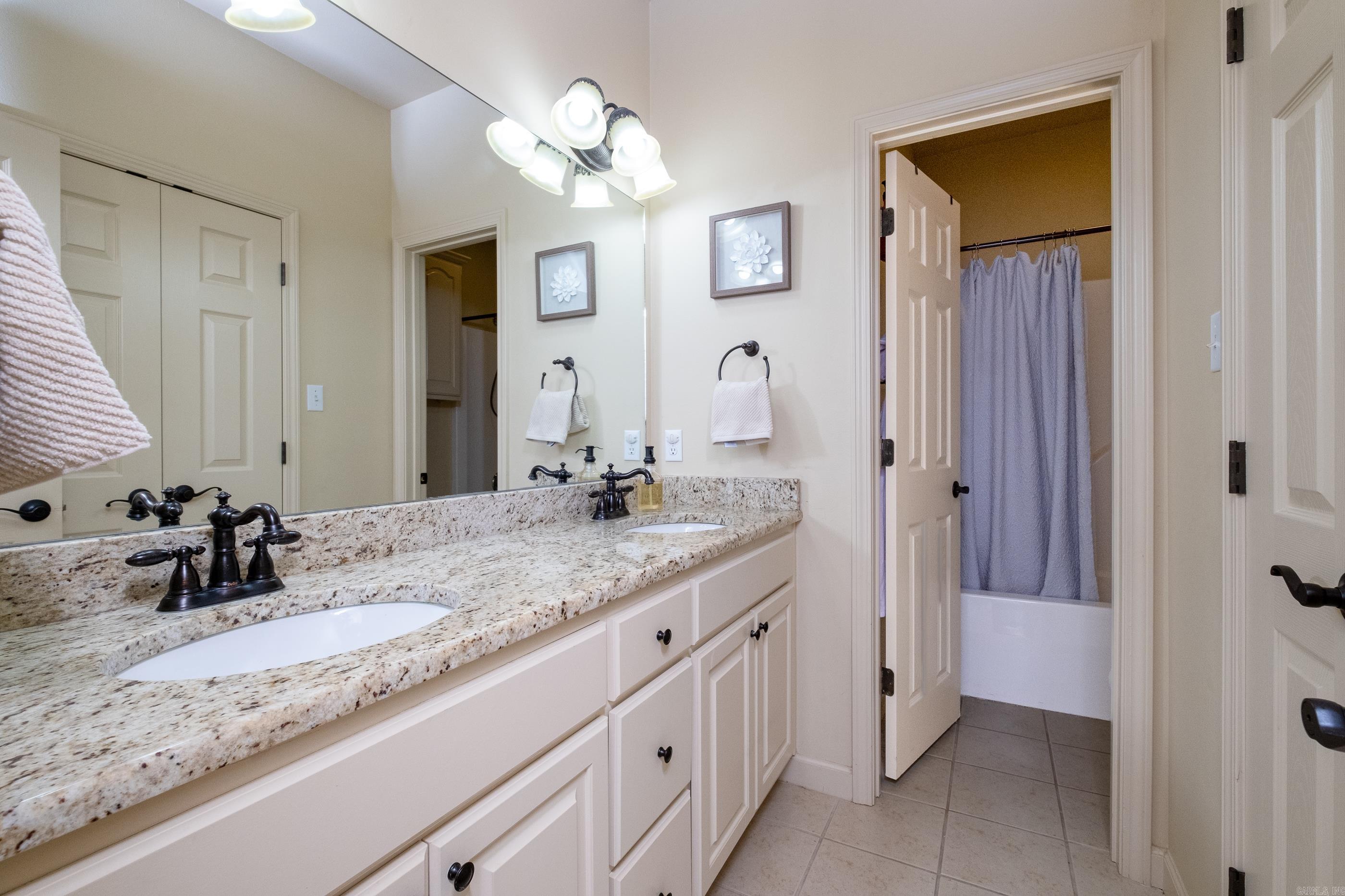 WOODLANDS EDGE - Residential