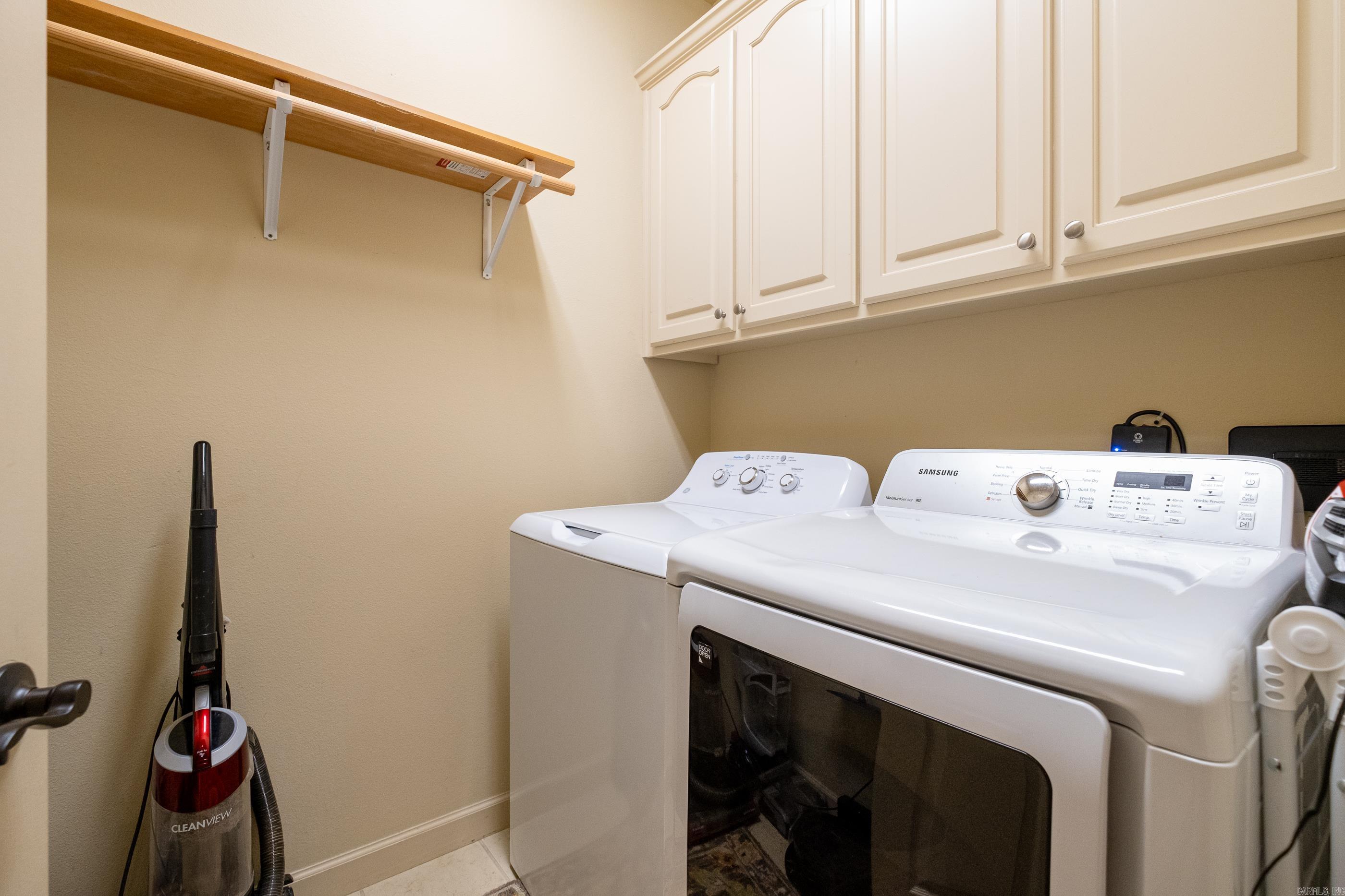 WOODLANDS EDGE - Residential