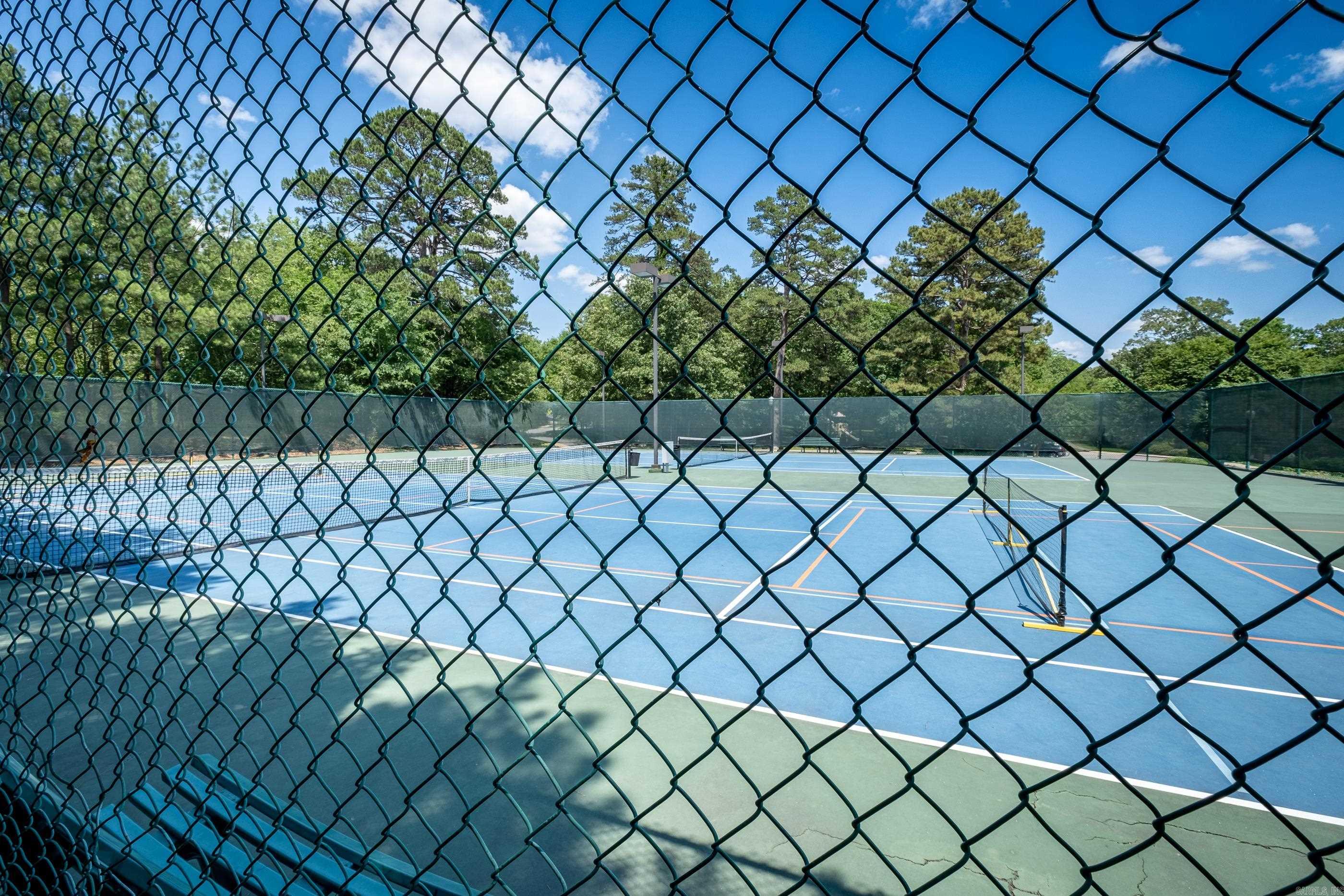 WOODLANDS EDGE - Residential