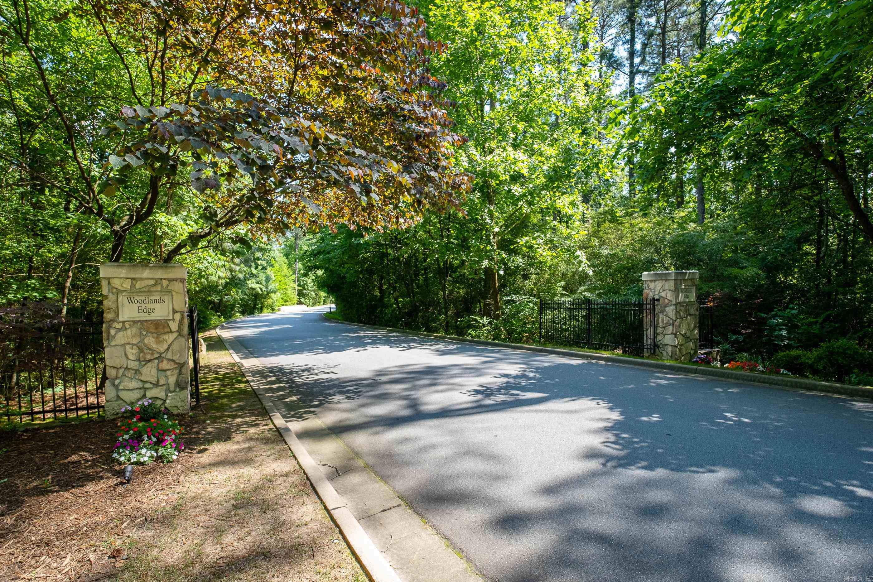 WOODLANDS EDGE - Residential