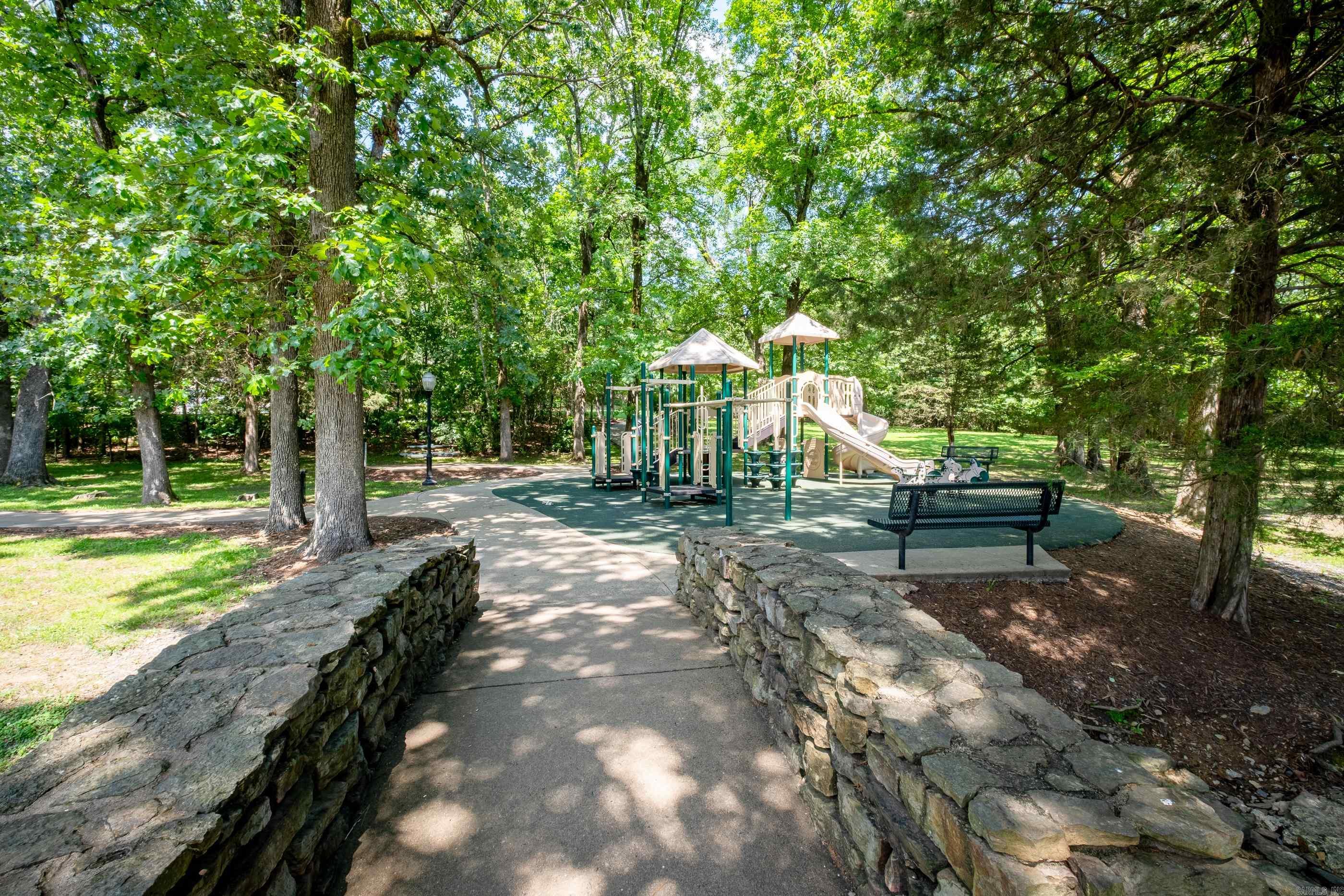 WOODLANDS EDGE - Residential