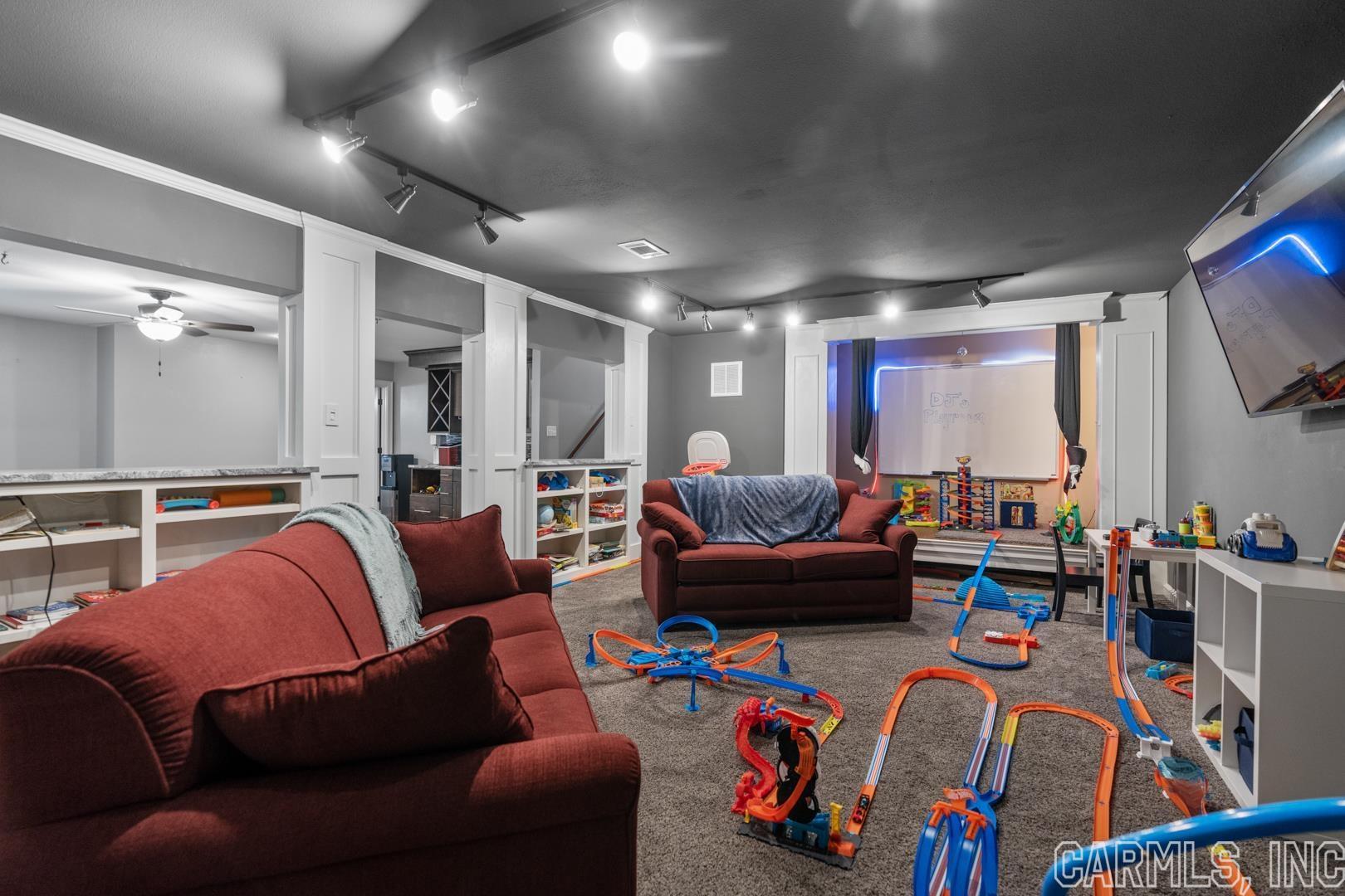 Cresthaven - Residential