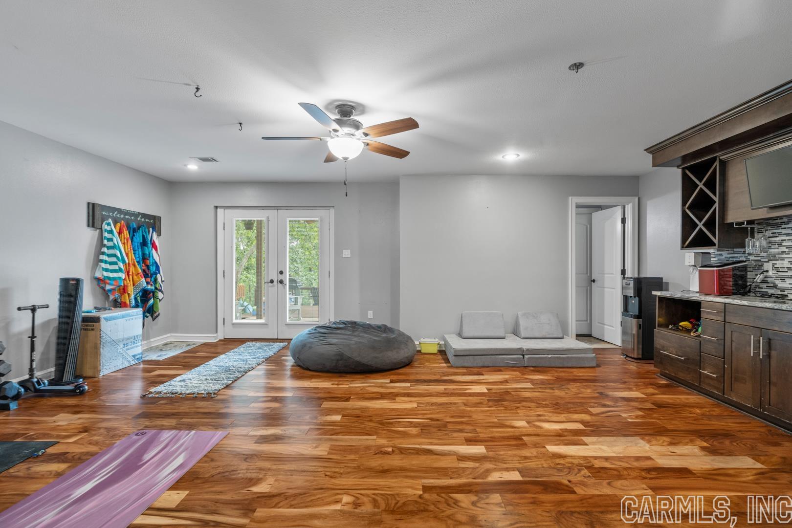 Cresthaven - Residential