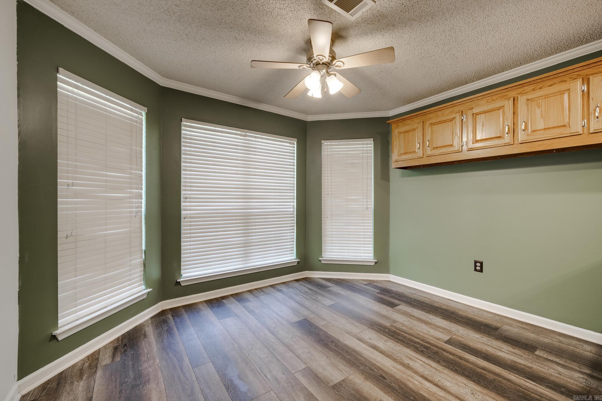 Pickwicket Corner - Residential