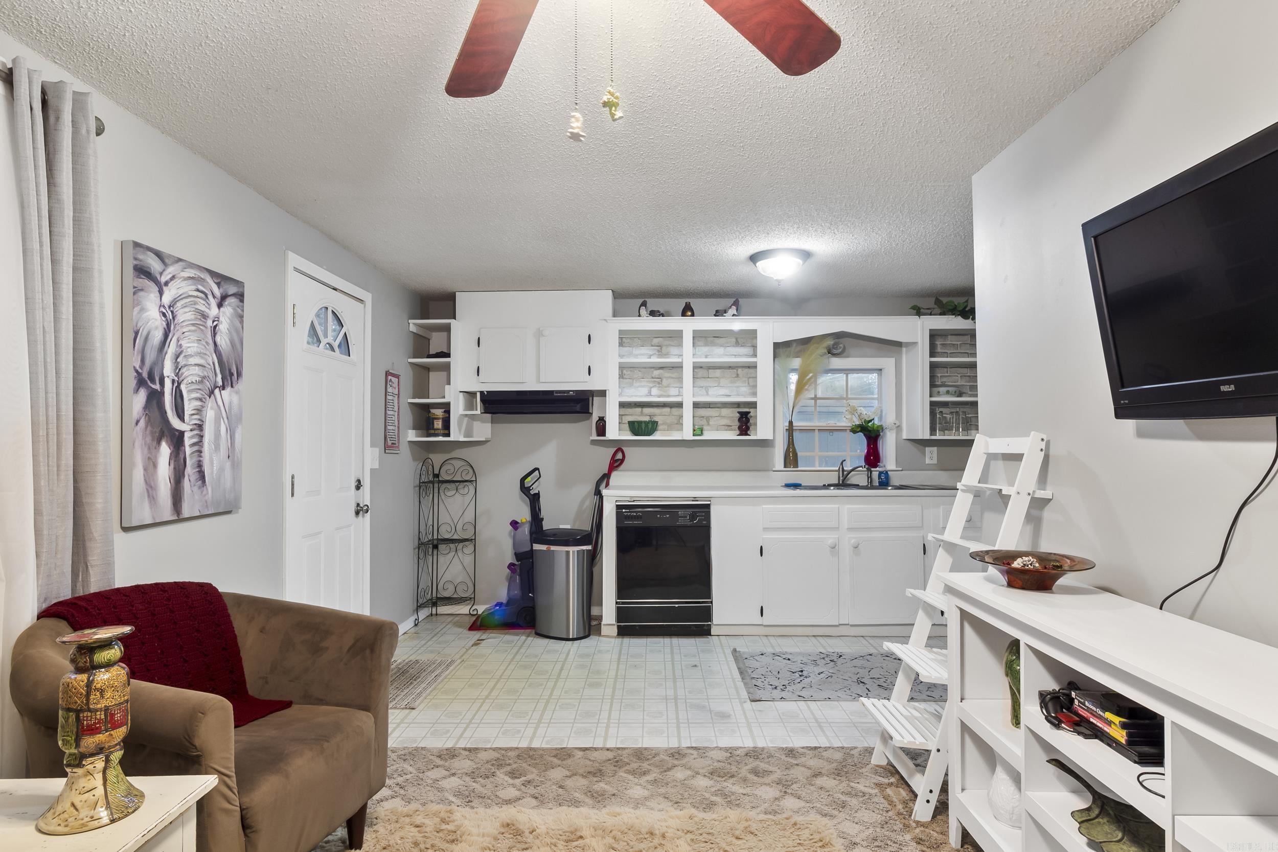 DELTA LAWN - Residential