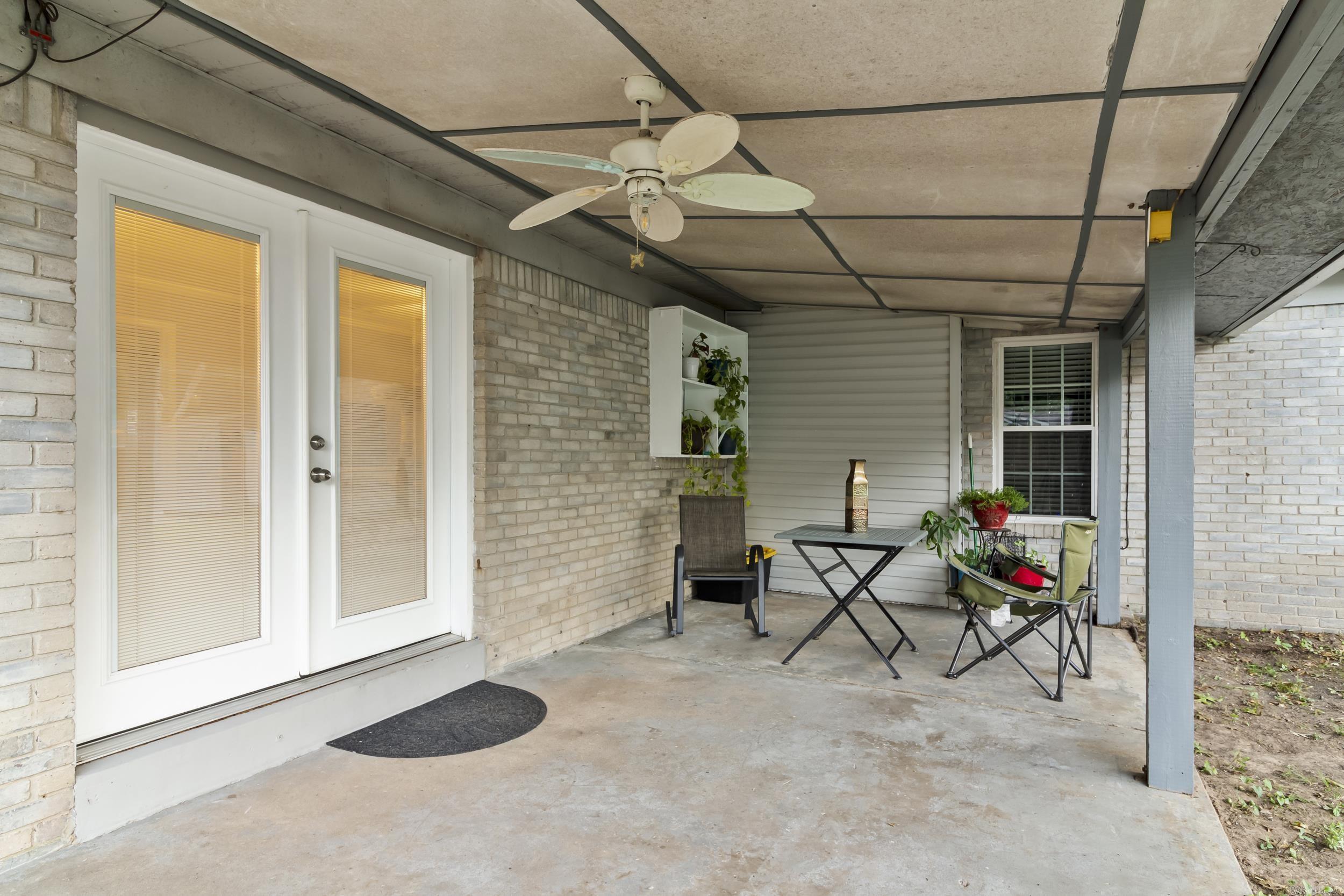 DELTA LAWN - Residential