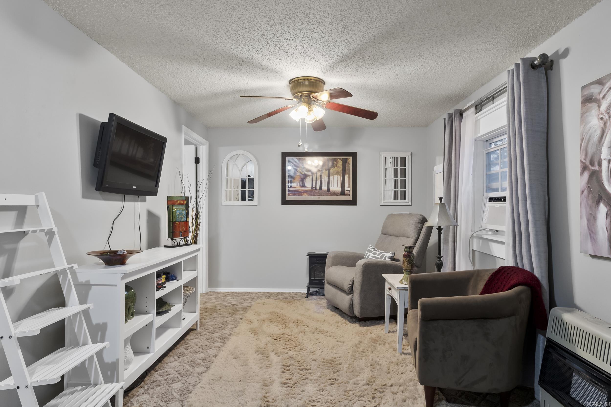 DELTA LAWN - Residential